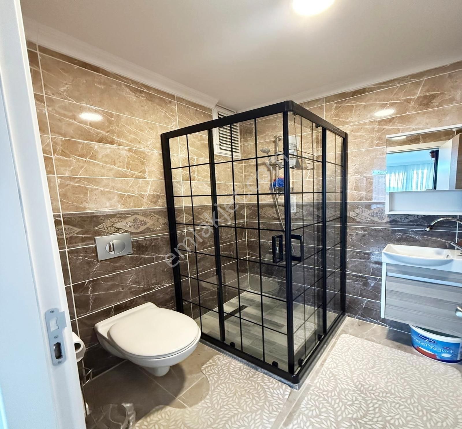 Beylikdüzü Merkezi Konum Kısa Katlı Bina'da Oturuma Uygun 3+1 !! - Görsel 5