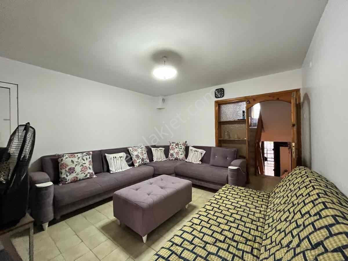 Plaja Yakın Migros Karşısı Kiralık Eşyalı Bahçeli Ev - Görsel 6