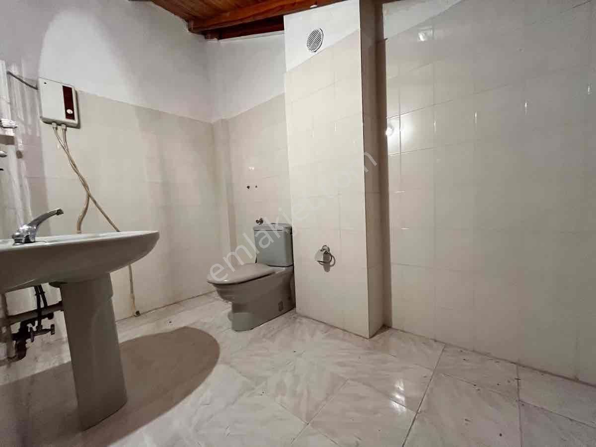 Plaja Yakın Migros Karşısı Kiralık Eşyalı Bahçeli Ev - Görsel 18