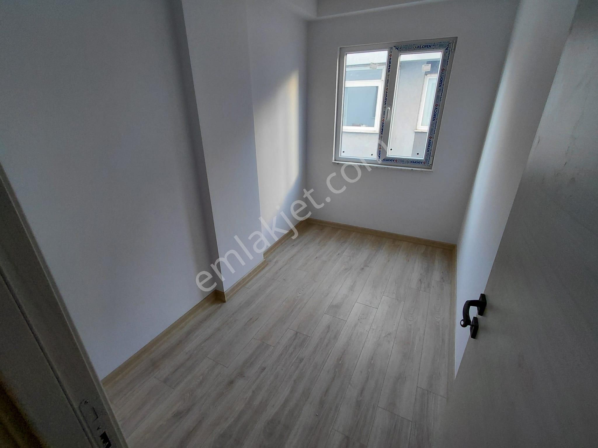 Cadde Üzeri Ayrı Mutfaklıbalkonlu Karanlık Odasız 80m² 2+1 Daire - Görsel 32