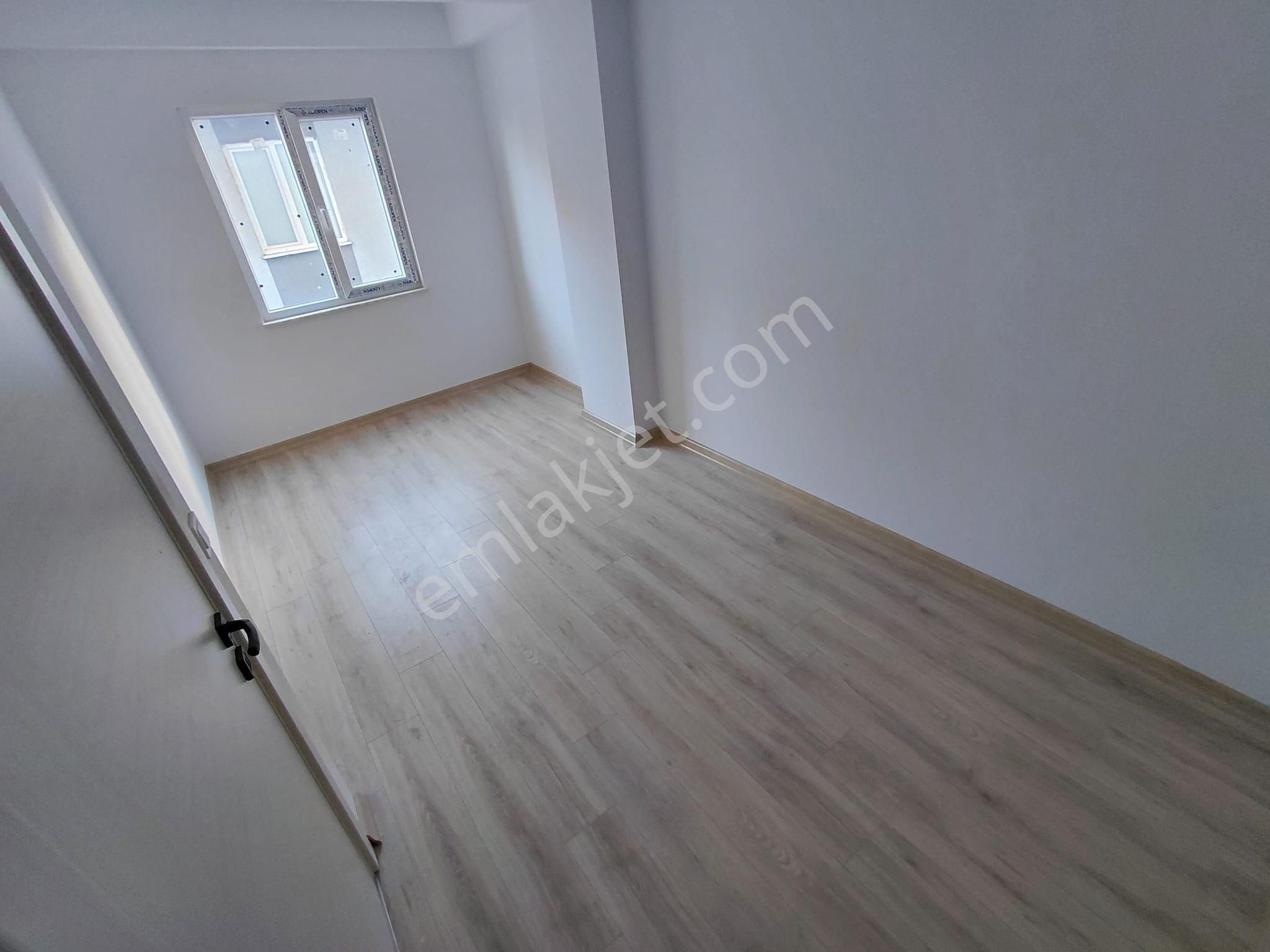 Cadde Üzeri Ayrı Mutfaklıbalkonlu Karanlık Odasız 80m² 2+1 Daire - Görsel 18