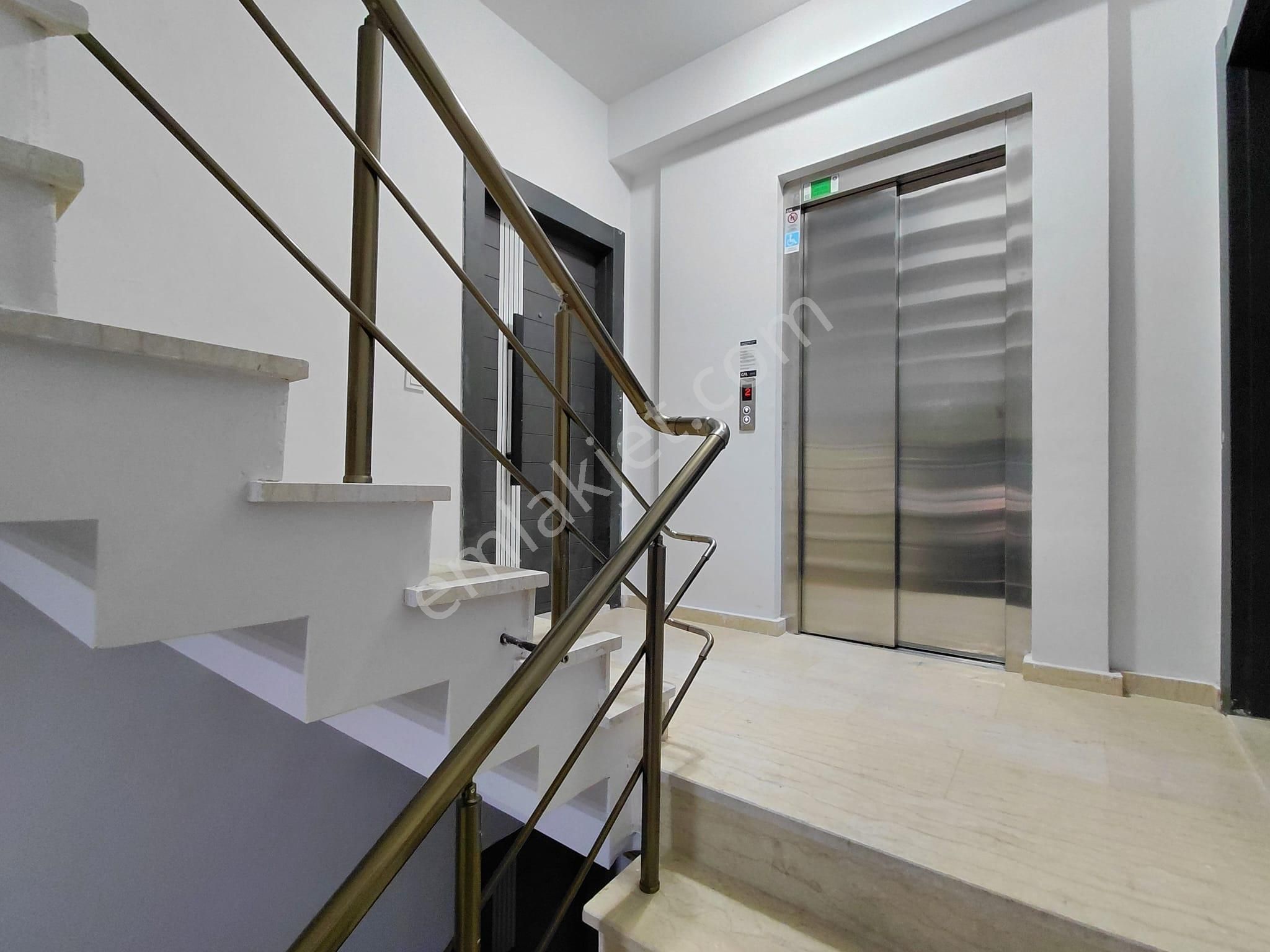 Cadde Üzeri Ayrı Mutfaklıbalkonlu Karanlık Odasız 80m² 2+1 Daire - Görsel 10