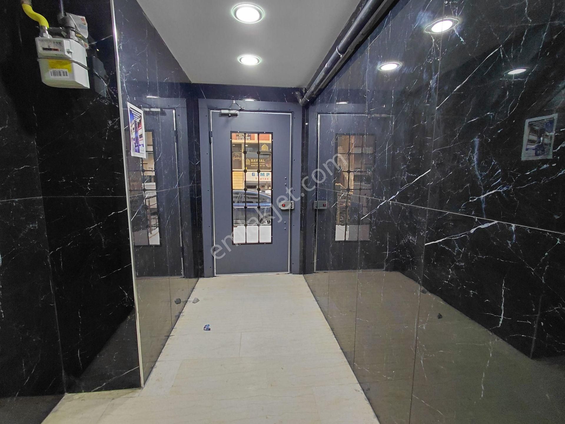 Cadde Üzeri Ayrı Mutfaklıbalkonlu Karanlık Odasız 80m² 2+1 Daire - Görsel 9