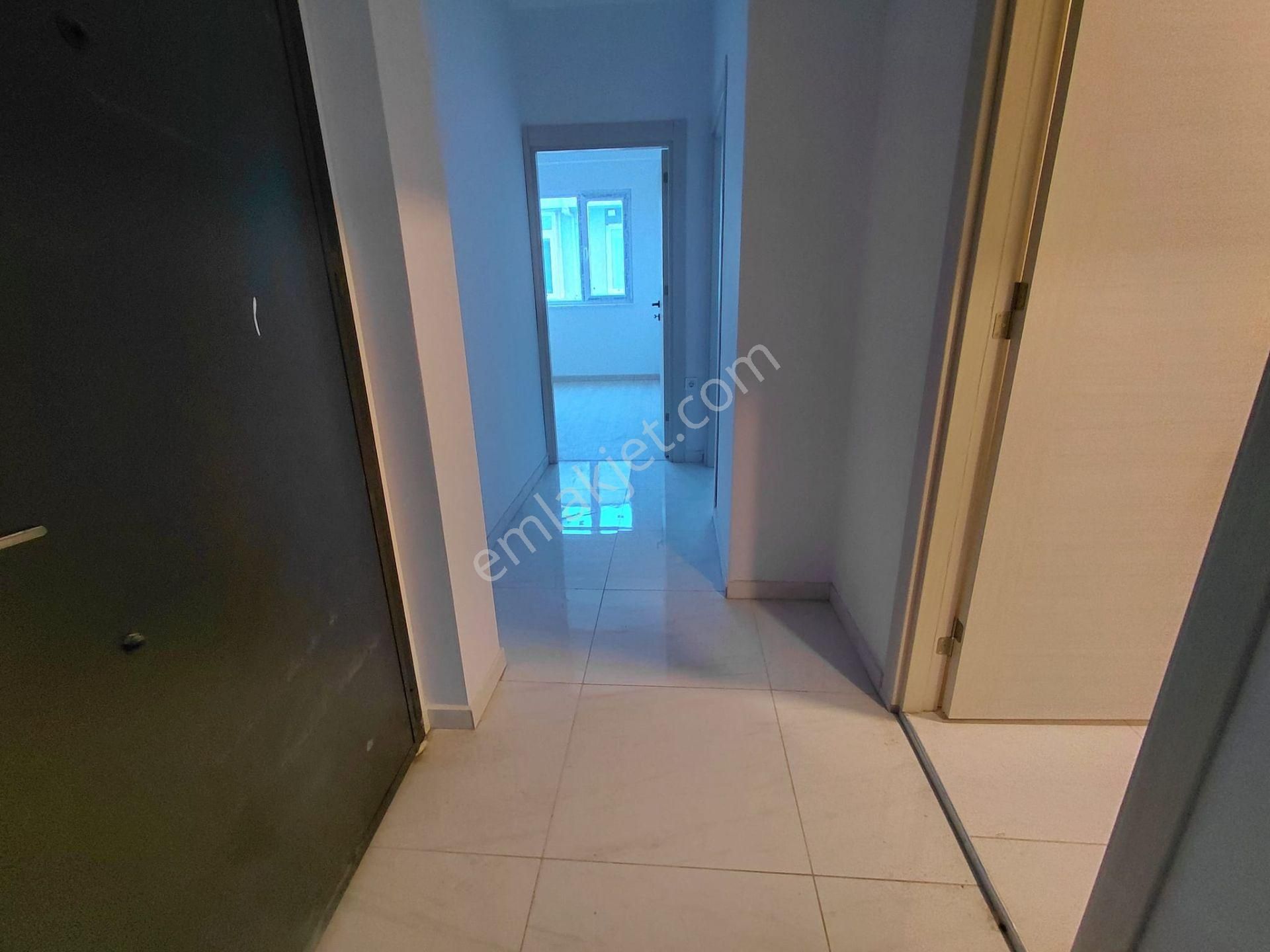 Cadde Üzeri Ayrı Mutfaklıbalkonlu Karanlık Odasız 80m² 2+1 Daire - Görsel 11