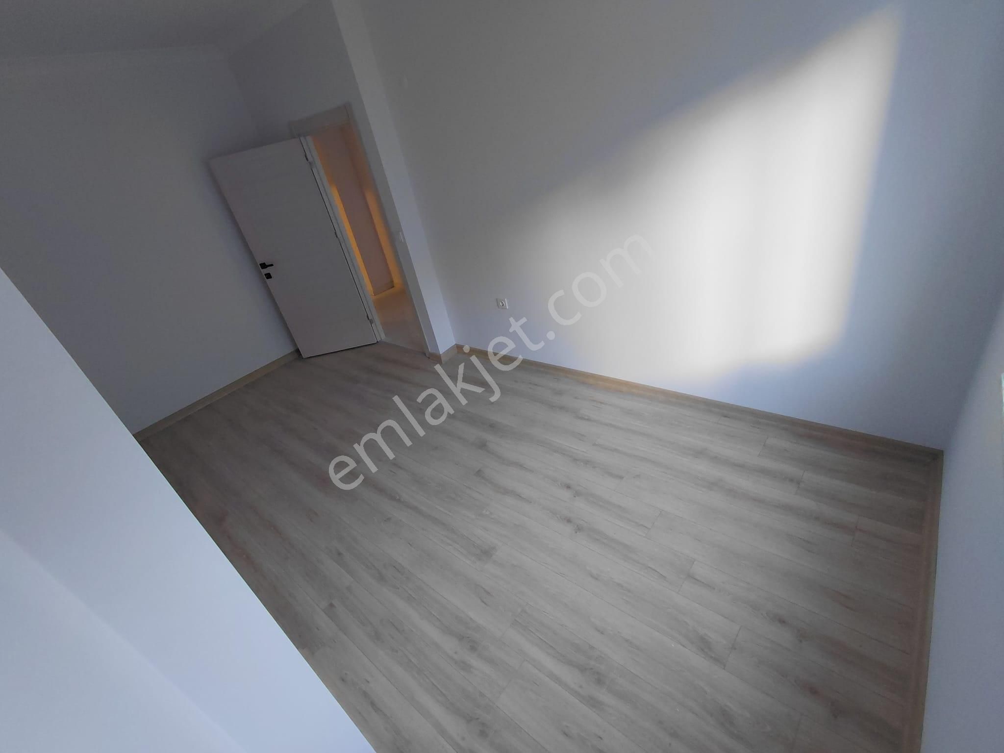 Cadde Üzeri Ayrı Mutfaklıbalkonlu Karanlık Odasız 80m² 2+1 Daire - Görsel 23