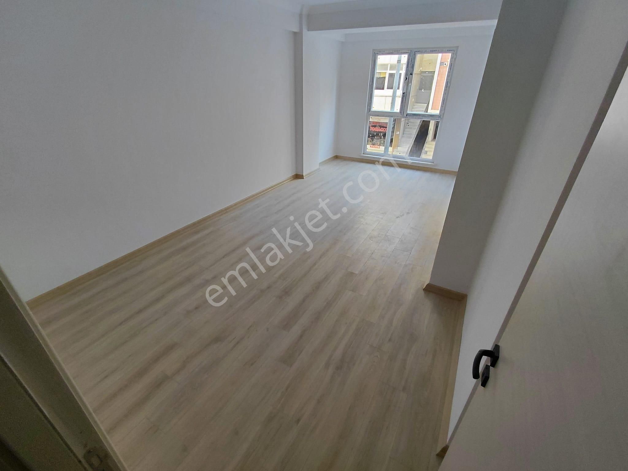 Cadde Üzeri Ayrı Mutfaklıbalkonlu Karanlık Odasız 80m² 2+1 Daire - Görsel 13
