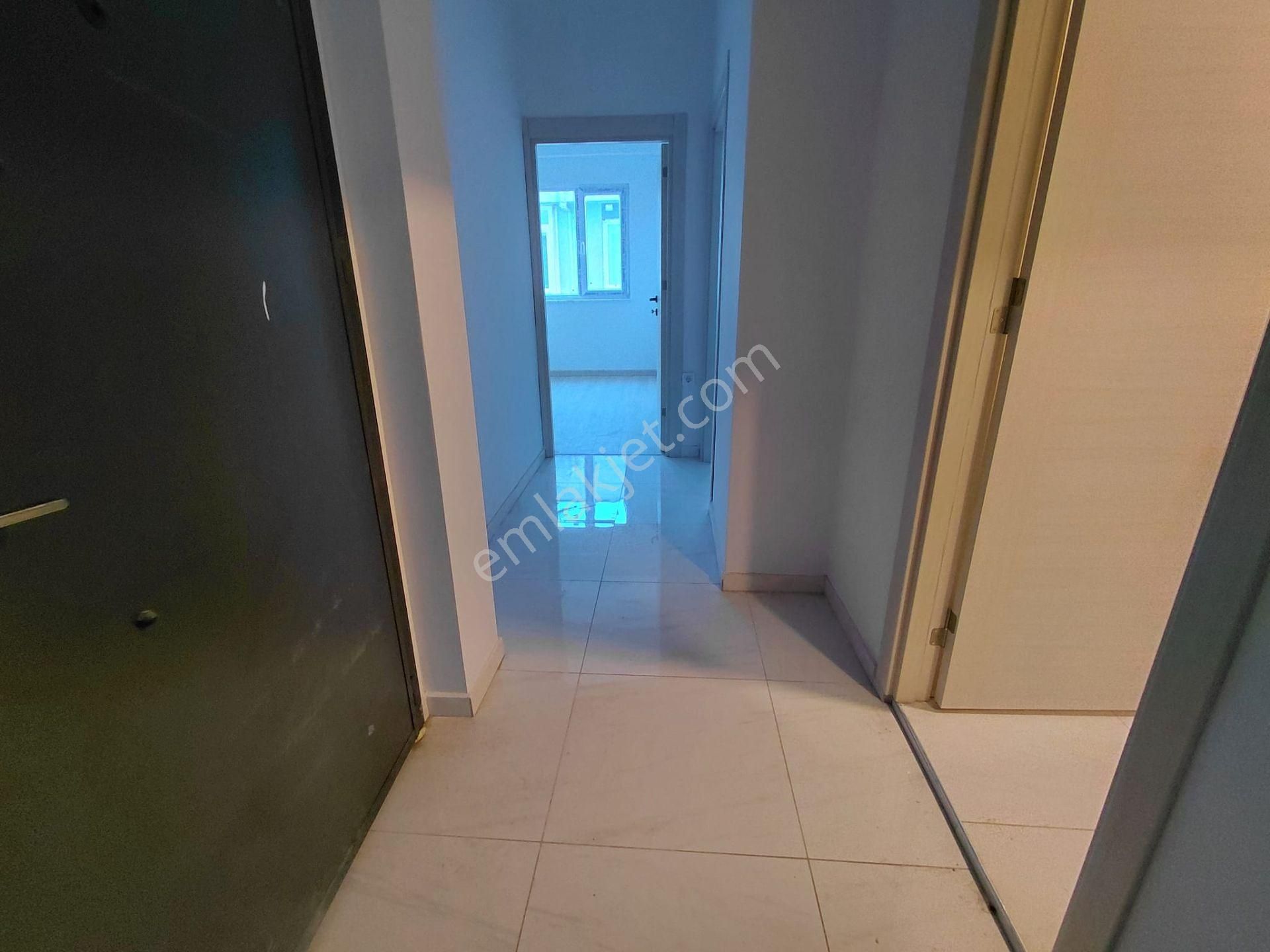 Cadde Üzeri Ayrı Mutfaklıbalkonlu Karanlık Odasız 80m² 2+1 Daire - Görsel 17