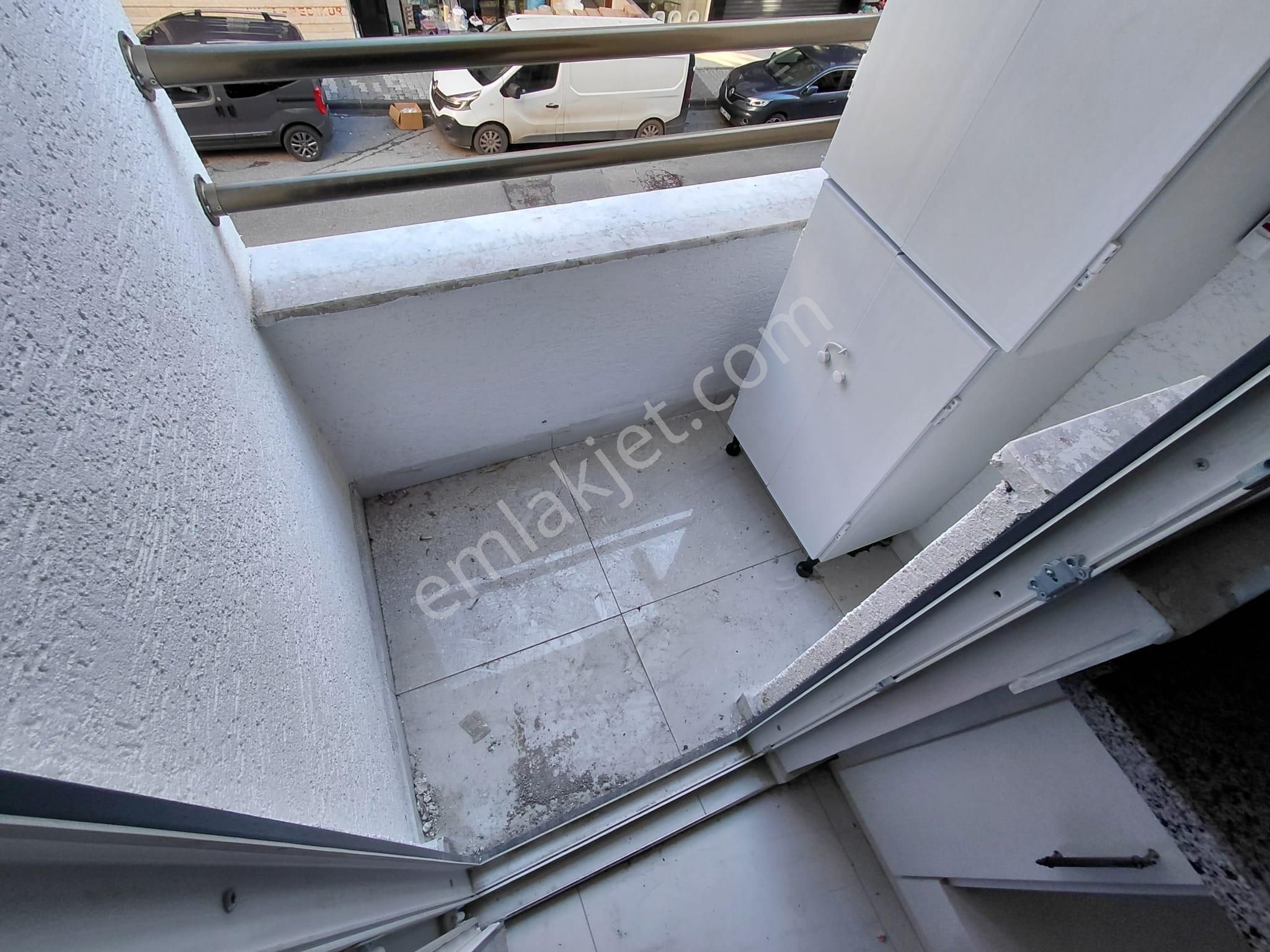 Cadde Üzeri Ayrı Mutfaklıbalkonlu Karanlık Odasız 80m² 2+1 Daire - Görsel 8