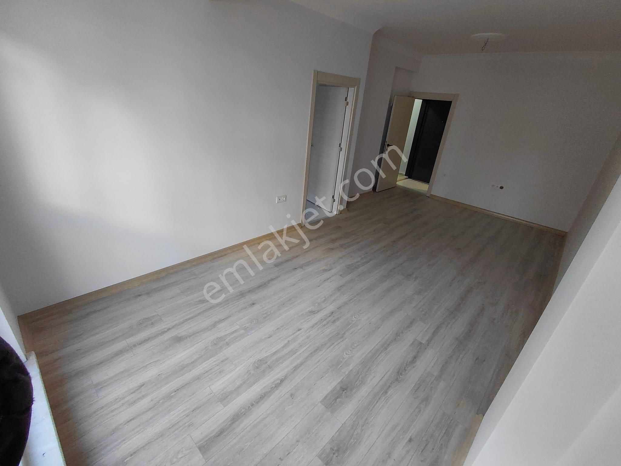 Cadde Üzeri Ayrı Mutfaklıbalkonlu Karanlık Odasız 80m² 2+1 Daire - Görsel 15