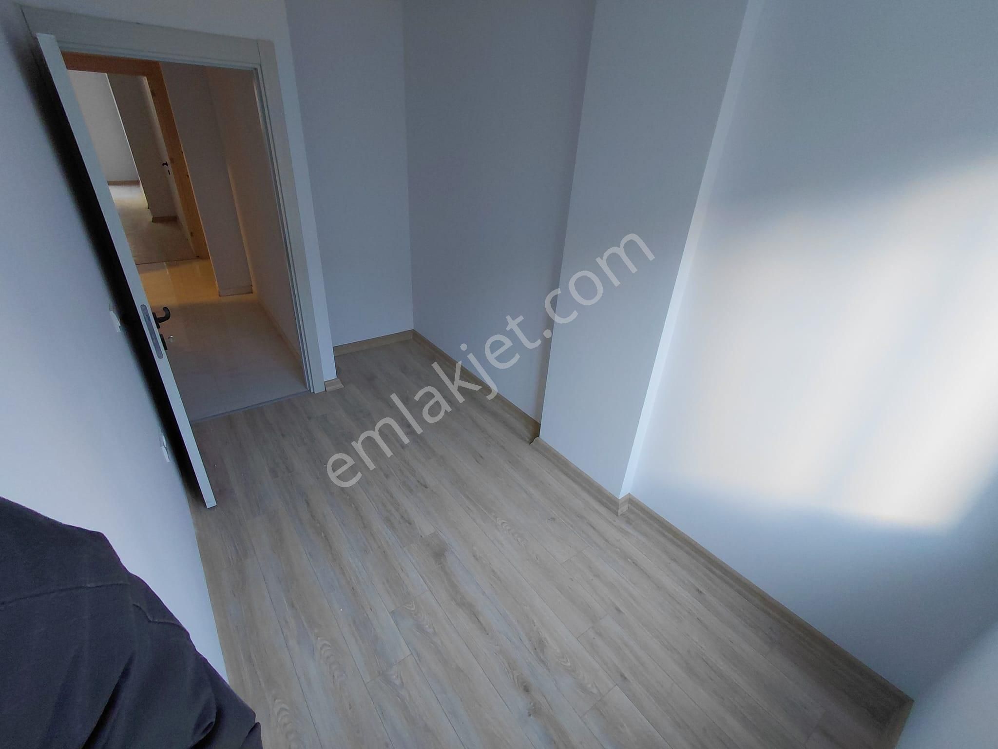 Cadde Üzeri Ayrı Mutfaklıbalkonlu Karanlık Odasız 80m² 2+1 Daire - Görsel 35