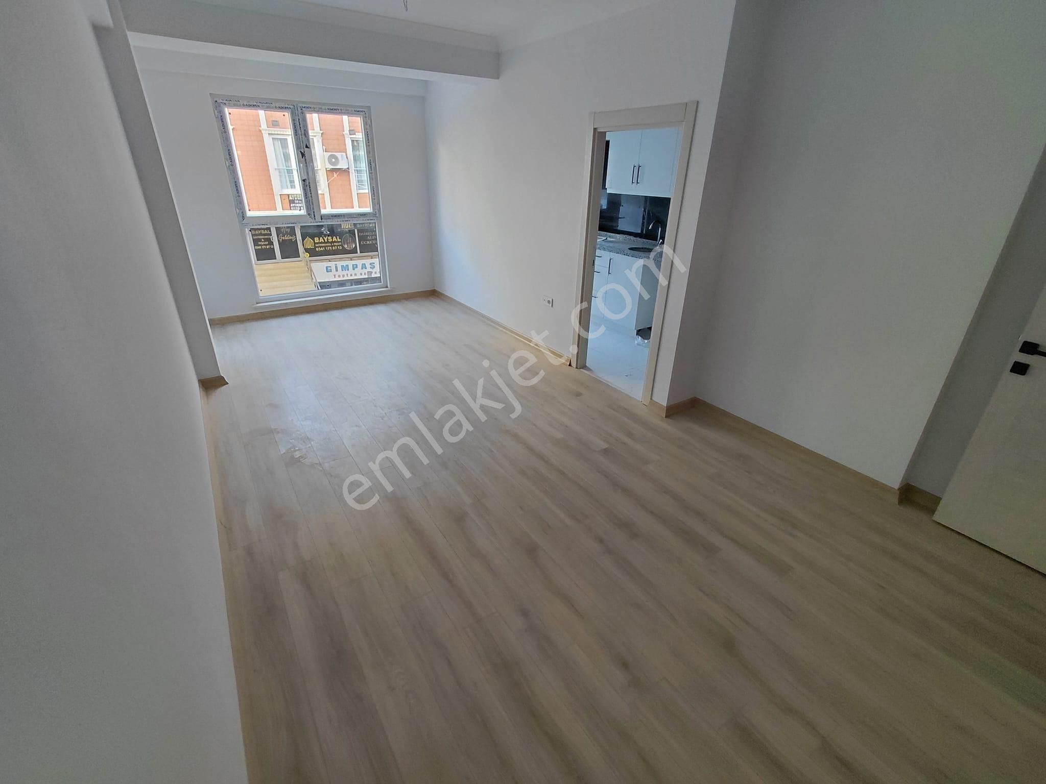 Cadde Üzeri Ayrı Mutfaklıbalkonlu Karanlık Odasız 80m² 2+1 Daire - Görsel 14