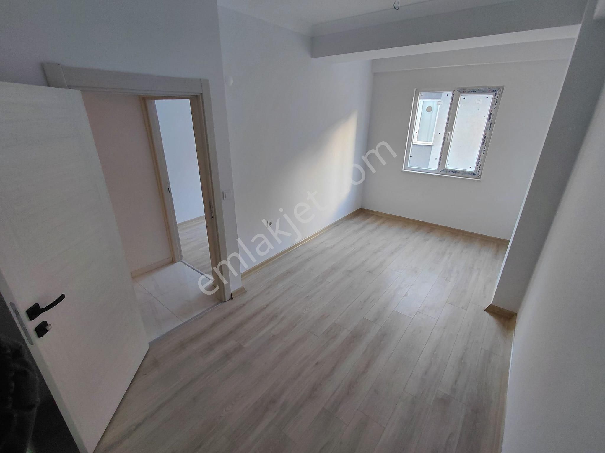 Cadde Üzeri Ayrı Mutfaklıbalkonlu Karanlık Odasız 80m² 2+1 Daire - Görsel 22