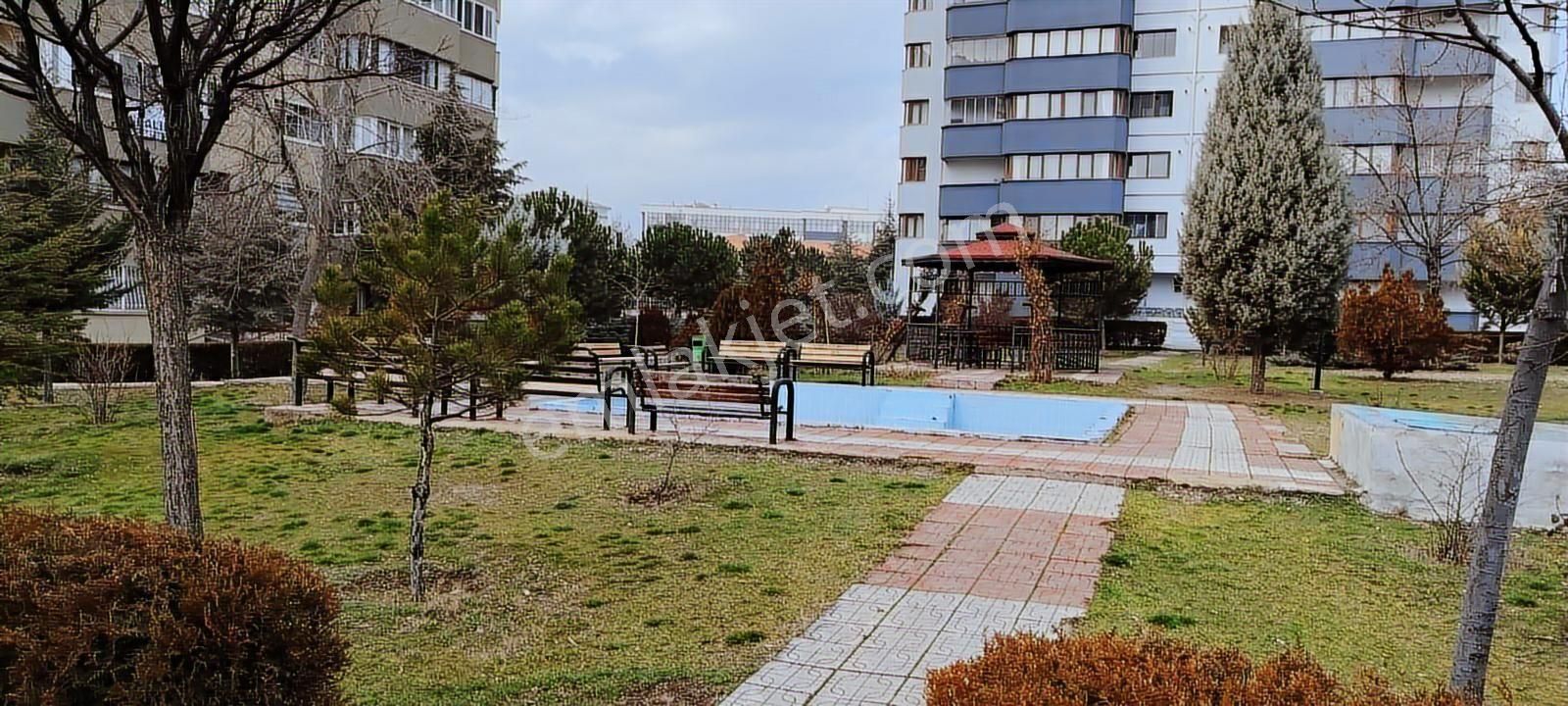 Eryaman Devlet Mahalesinde Gülhayat Sitesinde Satlık 3+1 Daire