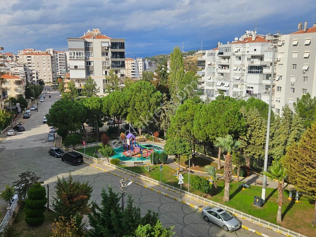 Site İçinde Asansörlü Arakat Park Ve Orman Manzaralı Satılık 3+1 - Görsel 3