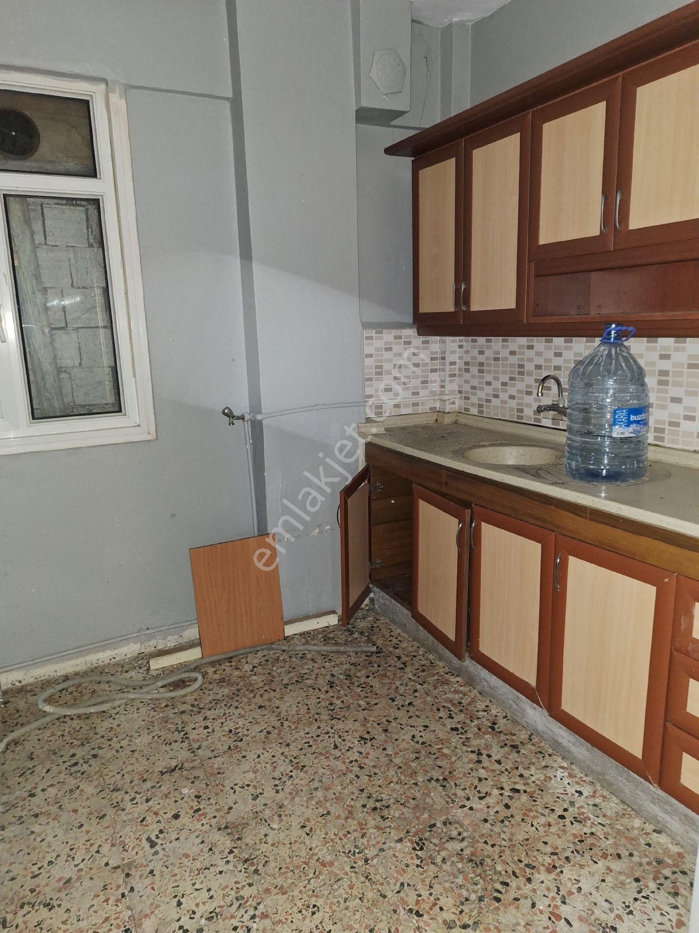 Pendik Çamçeşme Mahallesinde Cuma Pazarı Sokağın'da 2+1 Satılık Daire - Görsel 10