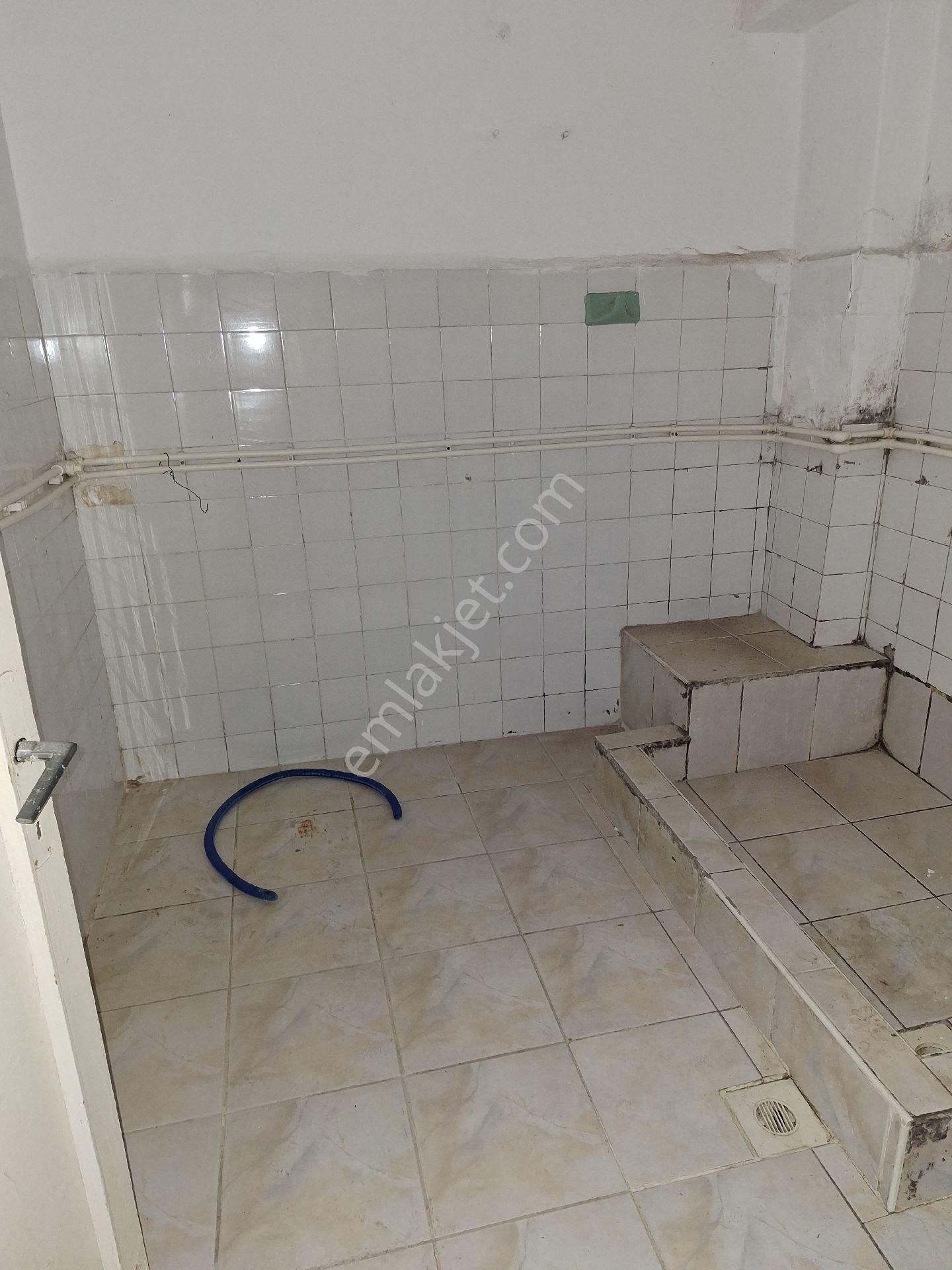 Pendik Çamçeşme Mahallesinde Cuma Pazarı Sokağın'da 2+1 Satılık Daire - Görsel 12