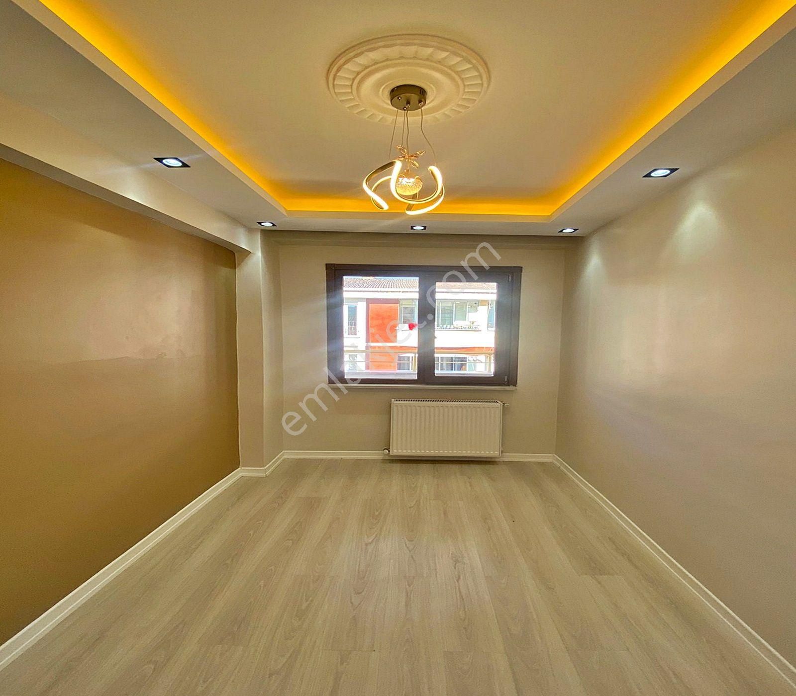 Esenyurt Üçevler Mahallesinde Satılık 2+1 Balkonlu Ara Kat Daire - Görsel 15