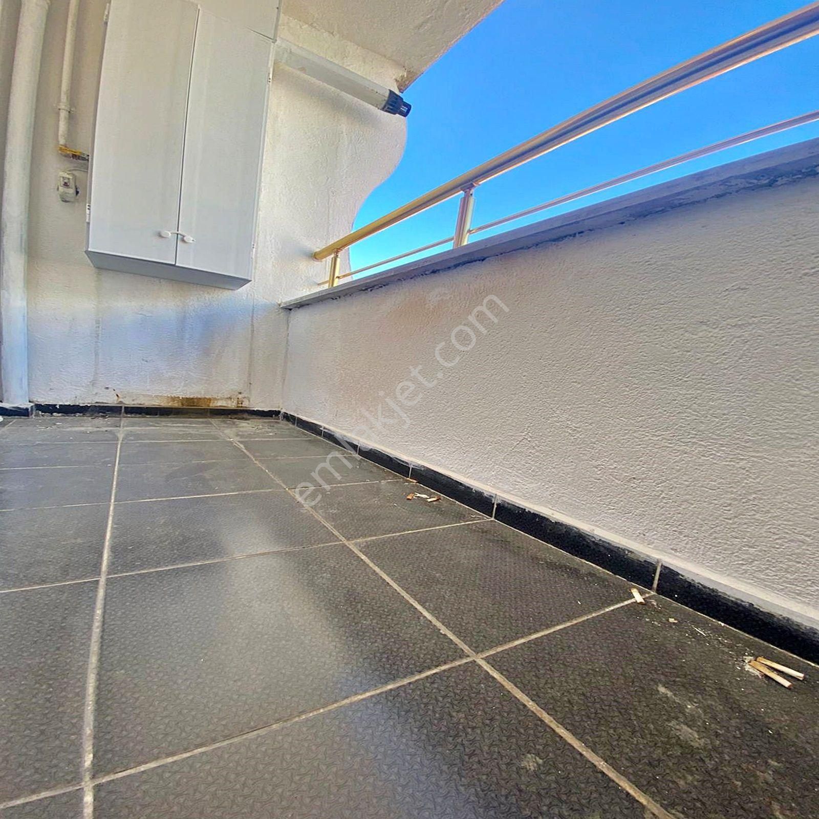 Esenyurt Üçevler Mahallesinde Satılık 2+1 Balkonlu Ara Kat Daire - Görsel 19