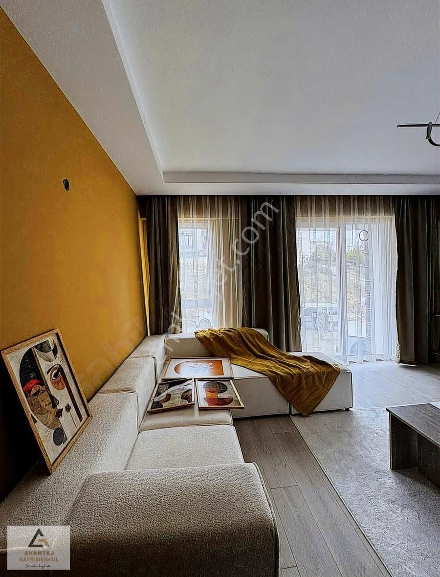 Özel Dizayn Sıfır Eşyalı Satılık 1+1..!