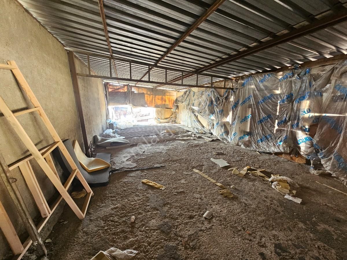 Karabağlar Sanayi Sitesinde 220 M2 Boş Dükkan - Görsel 6