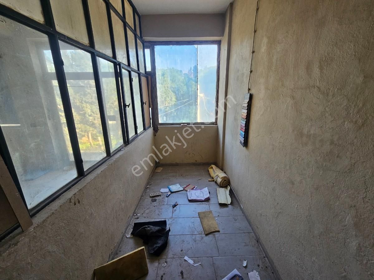 Karabağlar Sanayi Sitesinde 220 M2 Boş Dükkan - Görsel 3