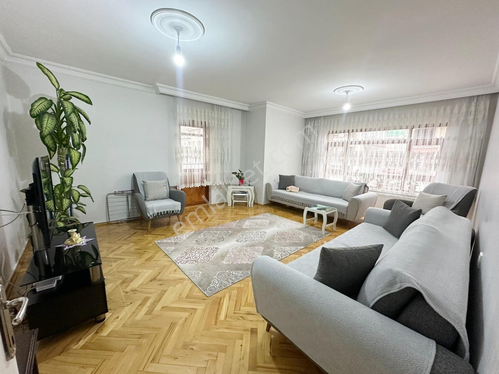 Ahiler Emlaktan Yozgat Bulvarına Cephe 2.katta 3+1 Daire - Görsel 2