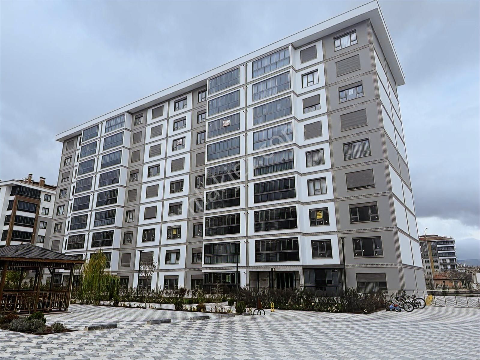 Satılık 5+1 Hocacihan Yalıkonak Cihanbahçede Daire