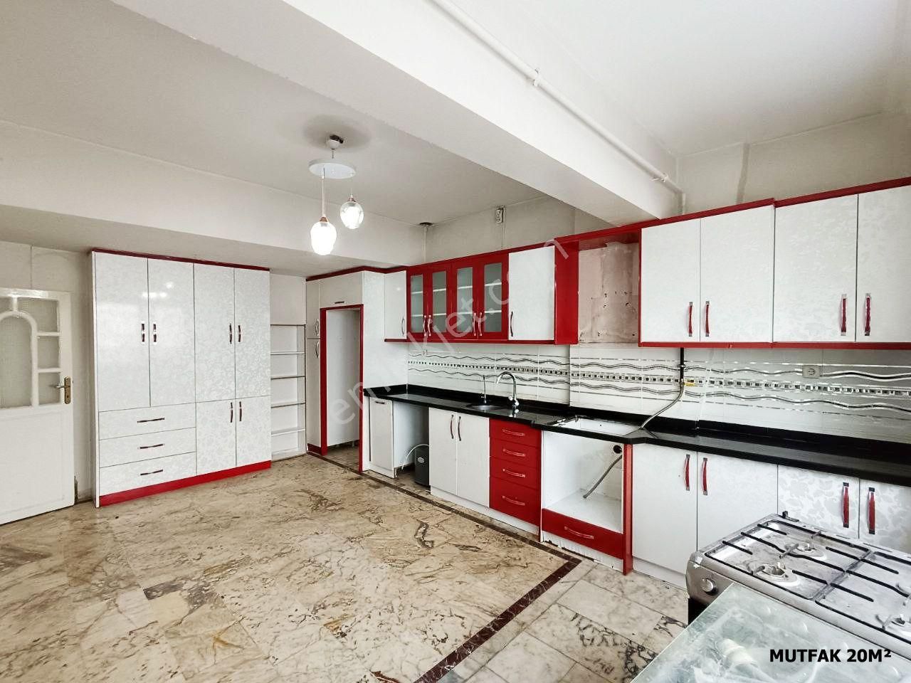 Repa Gayrimenkul Tayfun Gültoplayan'dan Güvenevlerde Villa - Görsel 13