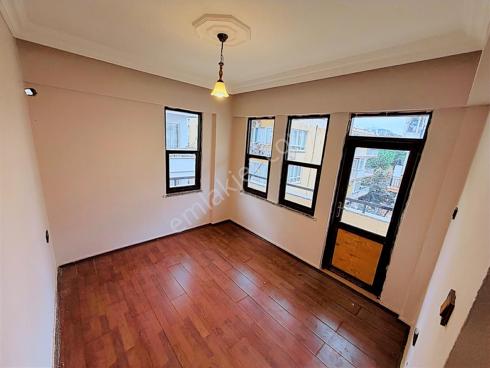 Emlakparktan Damlataş Muhabbet Sokak Denize 3cü Bina 2+1 Kiralık - Görsel 12