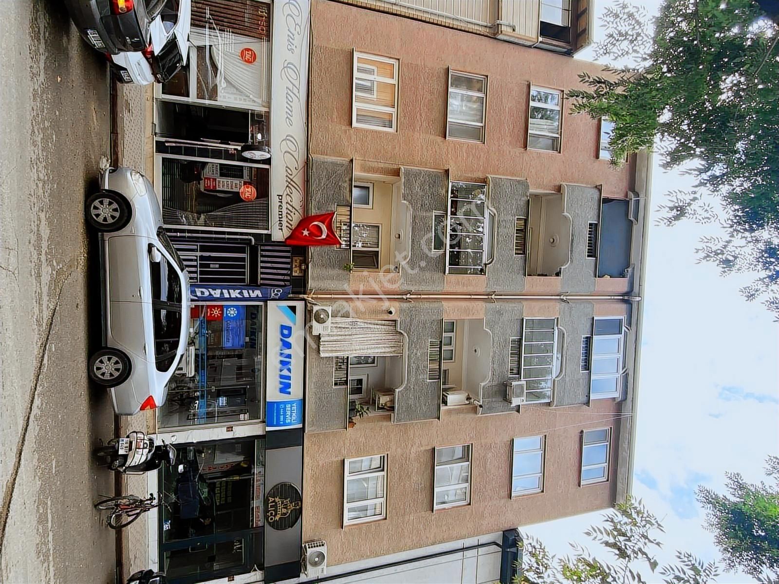 Altınbaş Emlaktan Hastane Caddesinde Kiralık 3+1 Daire