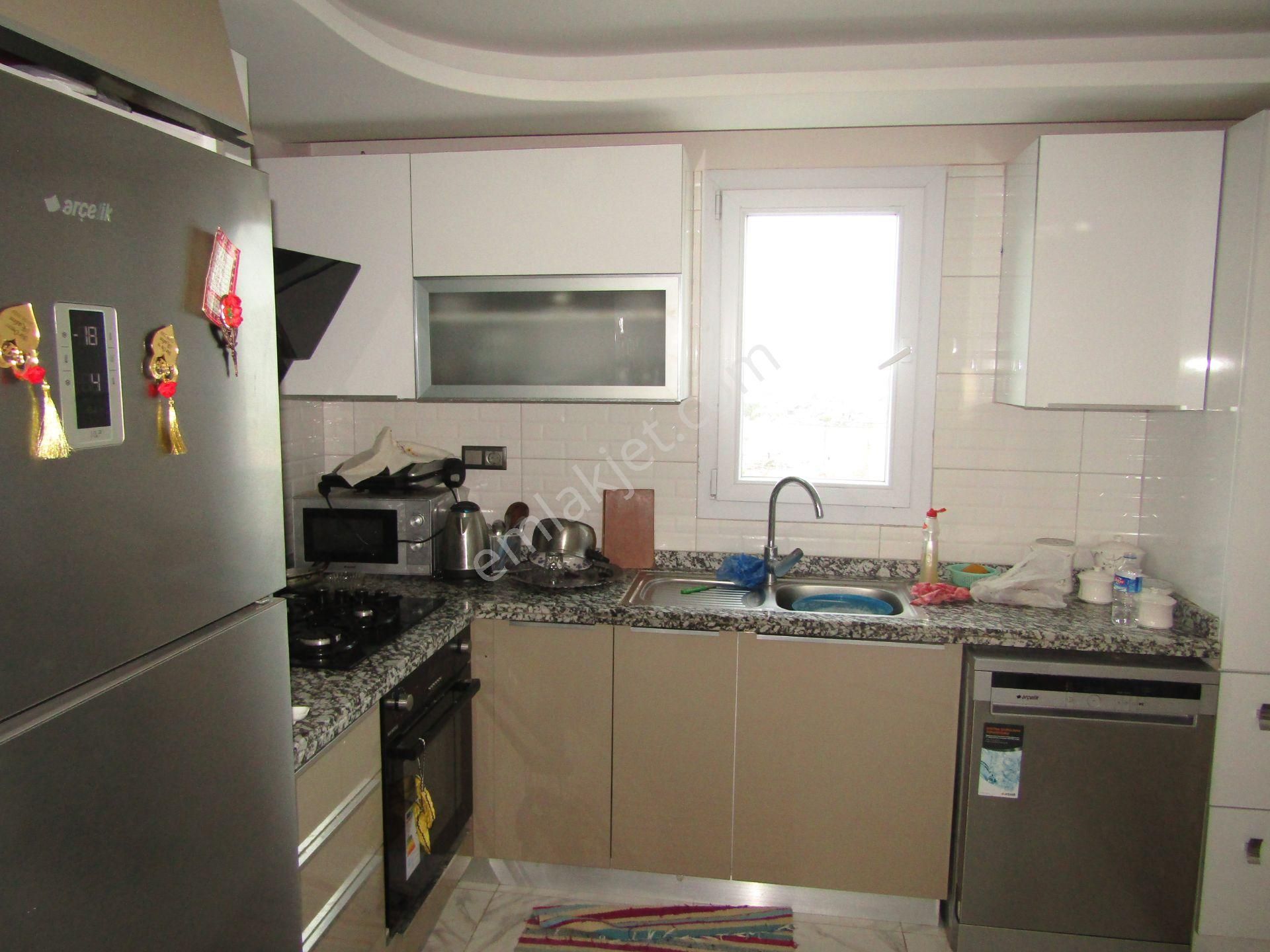 Tellidere'de_bulvara_2.parsel_d.gazlı_geniş_3+1_kat_mülkiyetli_iskanlı_