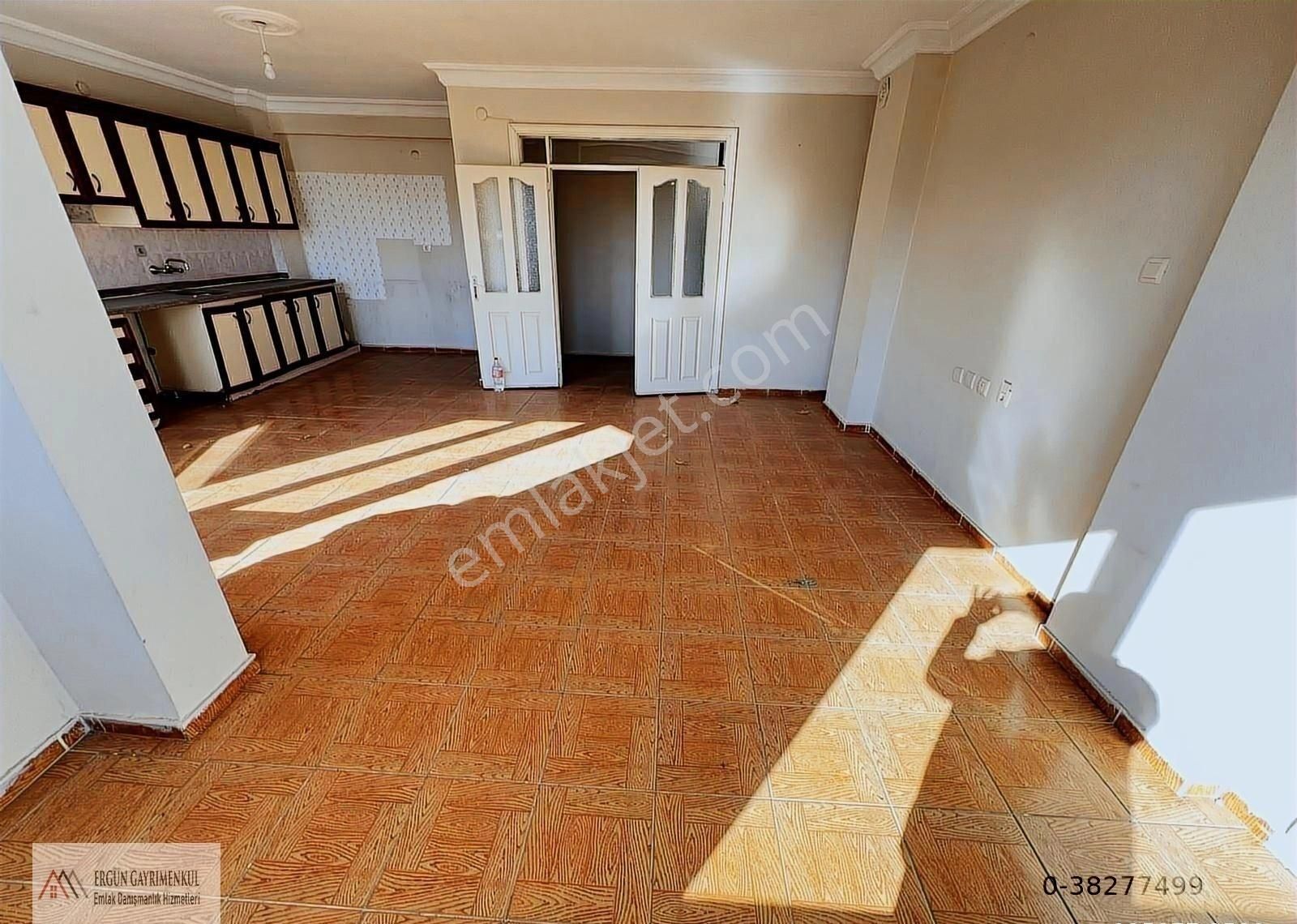 Ergünden Bahçelievlerde Cepheleri Açık Satılık 4+1 Daire - Görsel 7