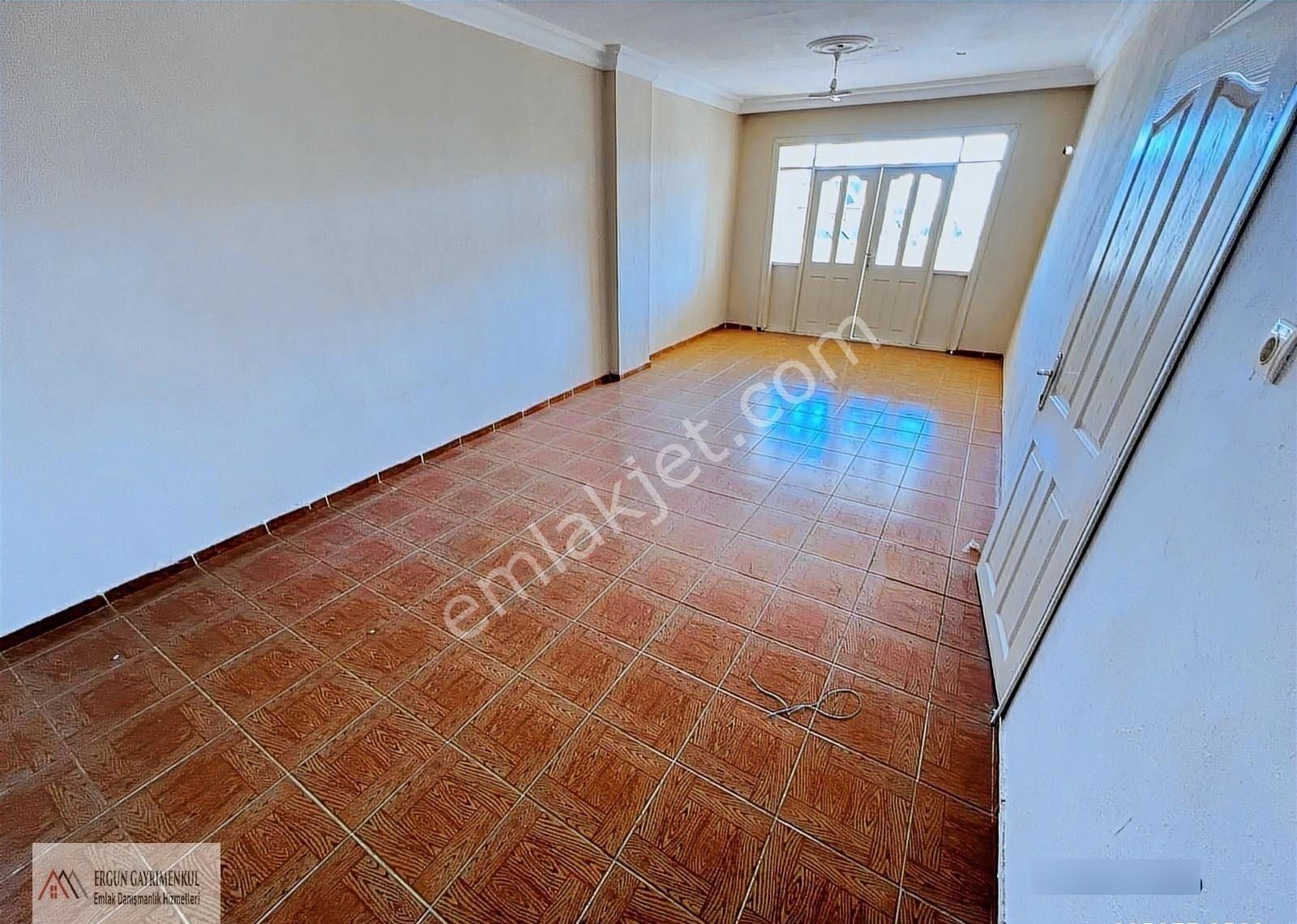 Ergünden Bahçelievlerde Cepheleri Açık Satılık 4+1 Daire - Görsel 24