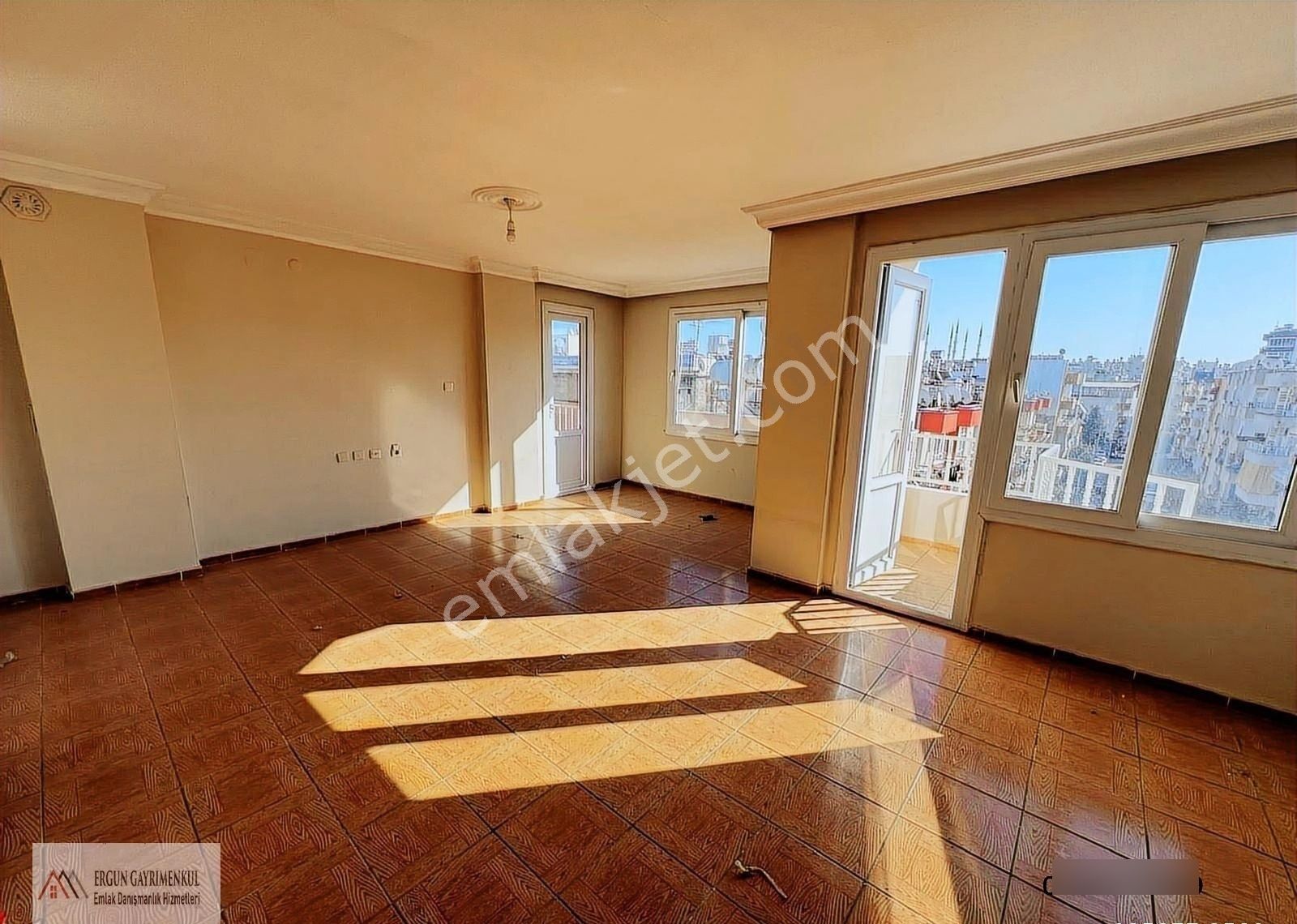 Ergünden Bahçelievlerde Cepheleri Açık Satılık 4+1 Daire - Görsel 12