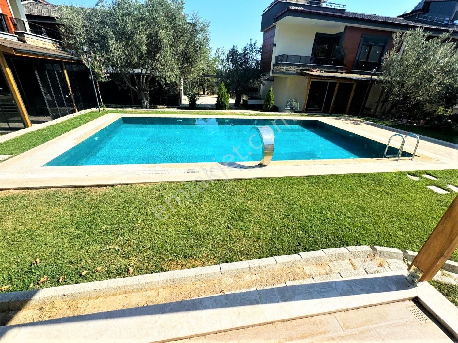 Aygülden Güre'de Sıfır Nezih Site İçi Tam Bağımsız Havuzlu Akıllı Ev Sistemli Lüks 3+1 Satılık Villa - Görsel 32