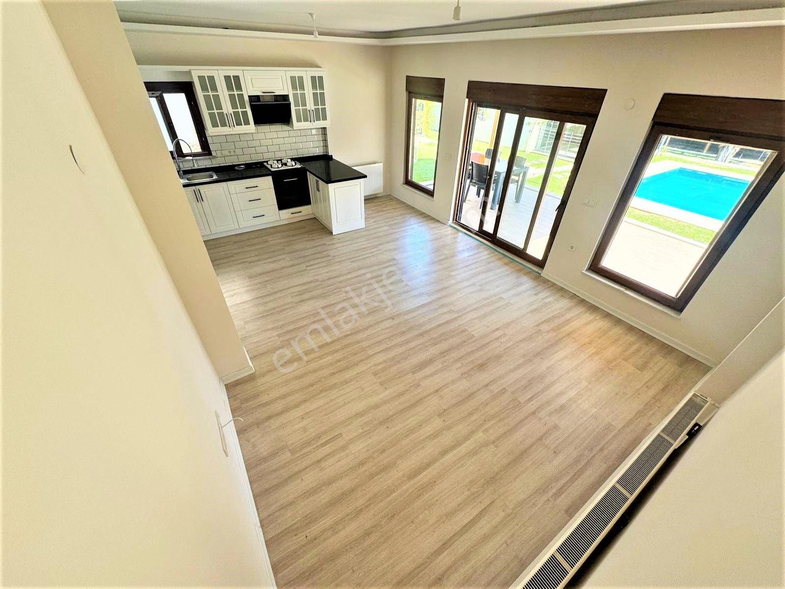 Aygülden Güre'de Sıfır Nezih Site İçi Tam Bağımsız Havuzlu Akıllı Ev Sistemli Lüks 3+1 Satılık Villa - Görsel 3