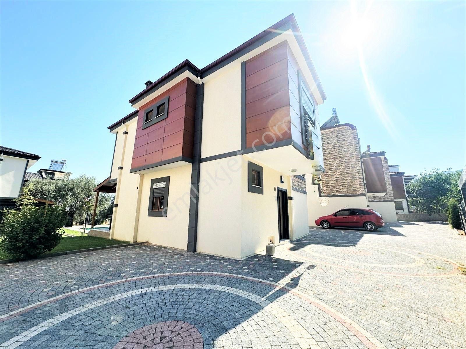 Aygülden Güre'de Sıfır Nezih Site İçi Tam Bağımsız Havuzlu Akıllı Ev Sistemli Lüks 3+1 Satılık Villa - Görsel 34