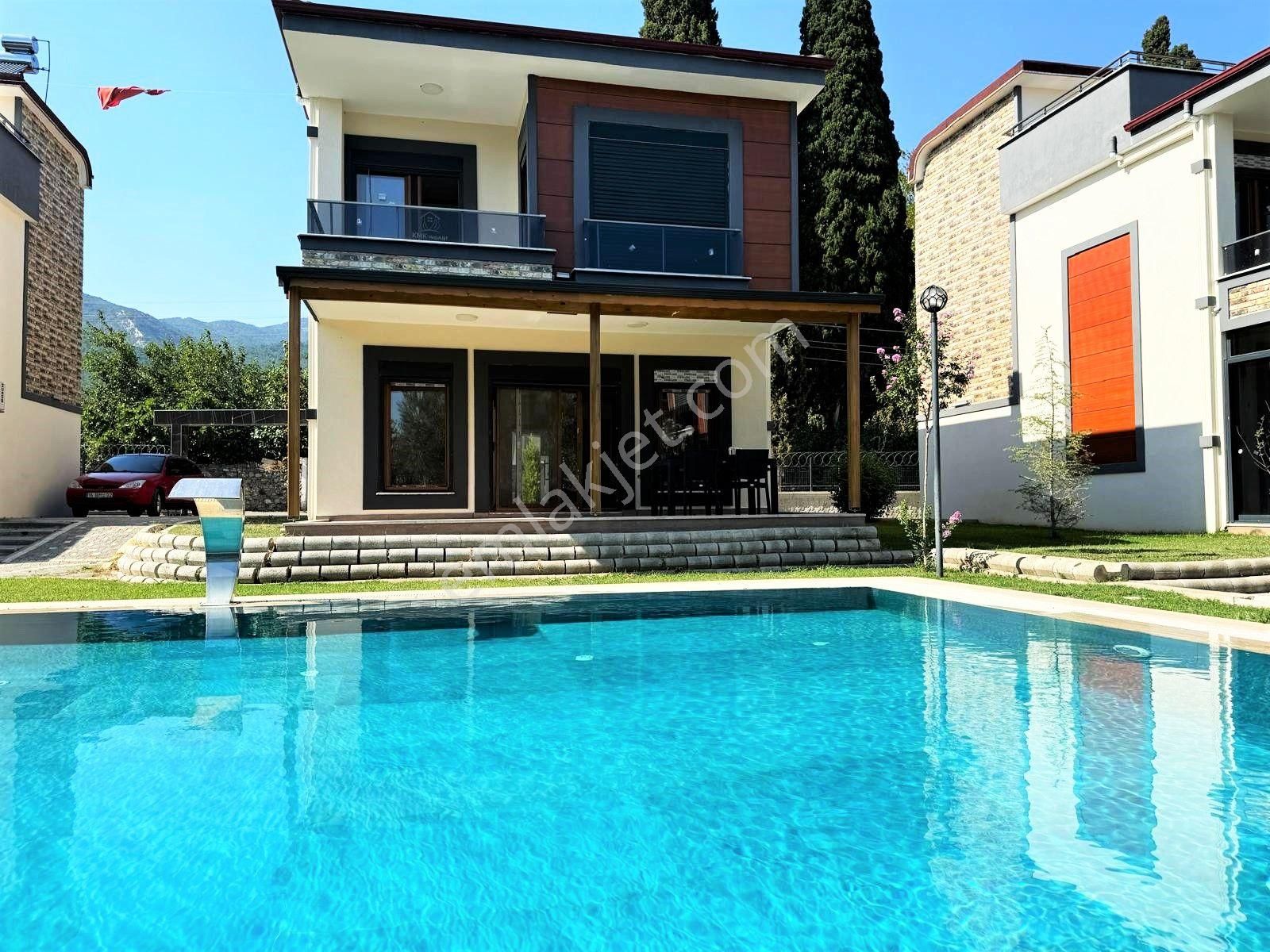 Aygülden Güre'de Sıfır Nezih Site İçi Tam Bağımsız Havuzlu Akıllı Ev Sistemli Lüks 3+1 Satılık Villa - Görsel 33