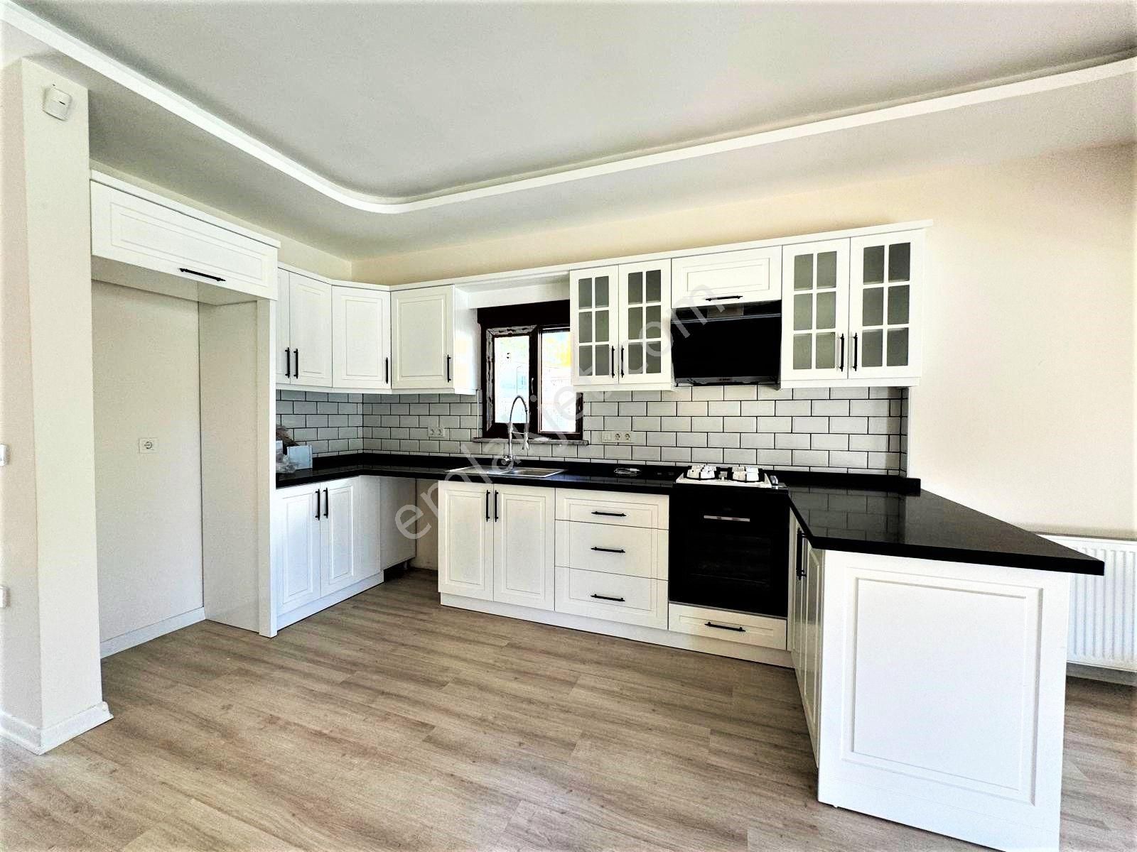 Aygülden Güre'de Sıfır Nezih Site İçi Tam Bağımsız Havuzlu Akıllı Ev Sistemli Lüks 3+1 Satılık Villa - Görsel 2