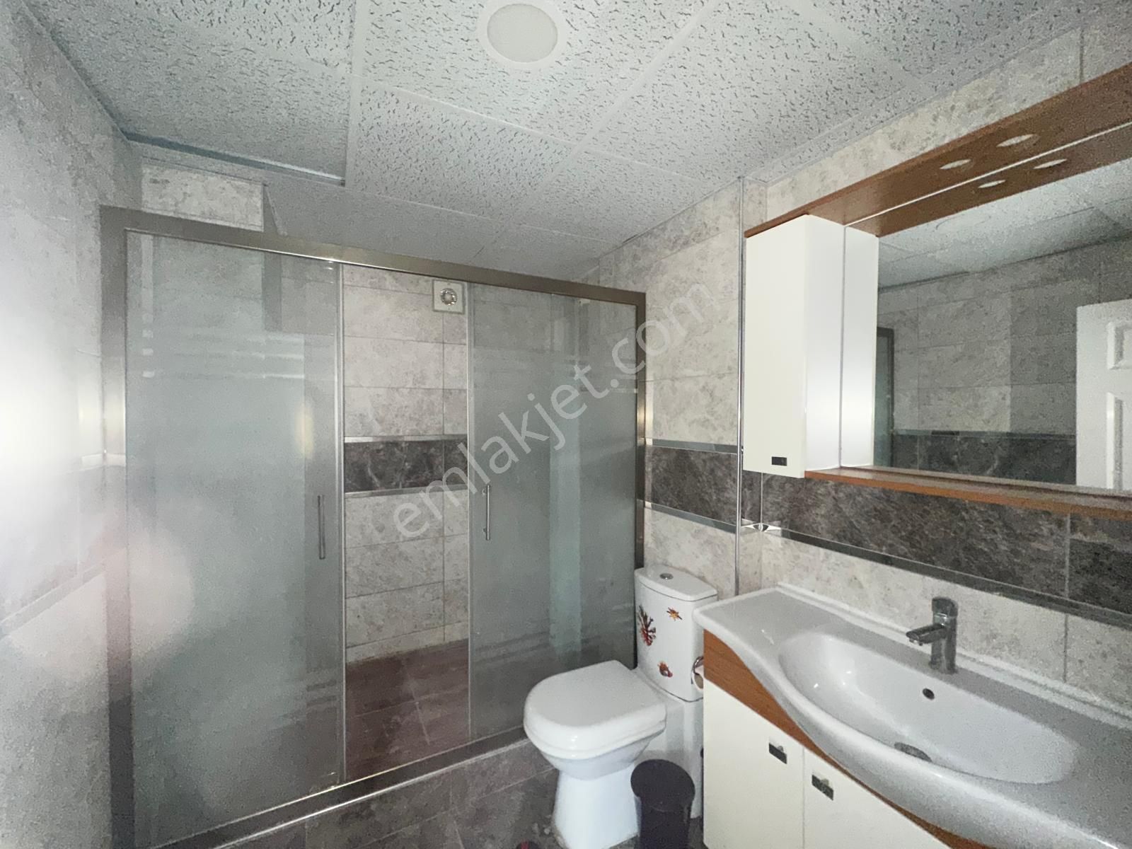 Kuşadası Marinada Sahile 200 Mt Ara Kat Asansörlü 3+1 - Görsel 13