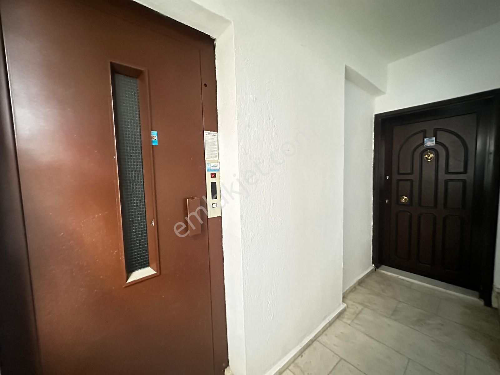 Kuşadası Marinada Sahile 200 Mt Ara Kat Asansörlü 3+1 - Görsel 19