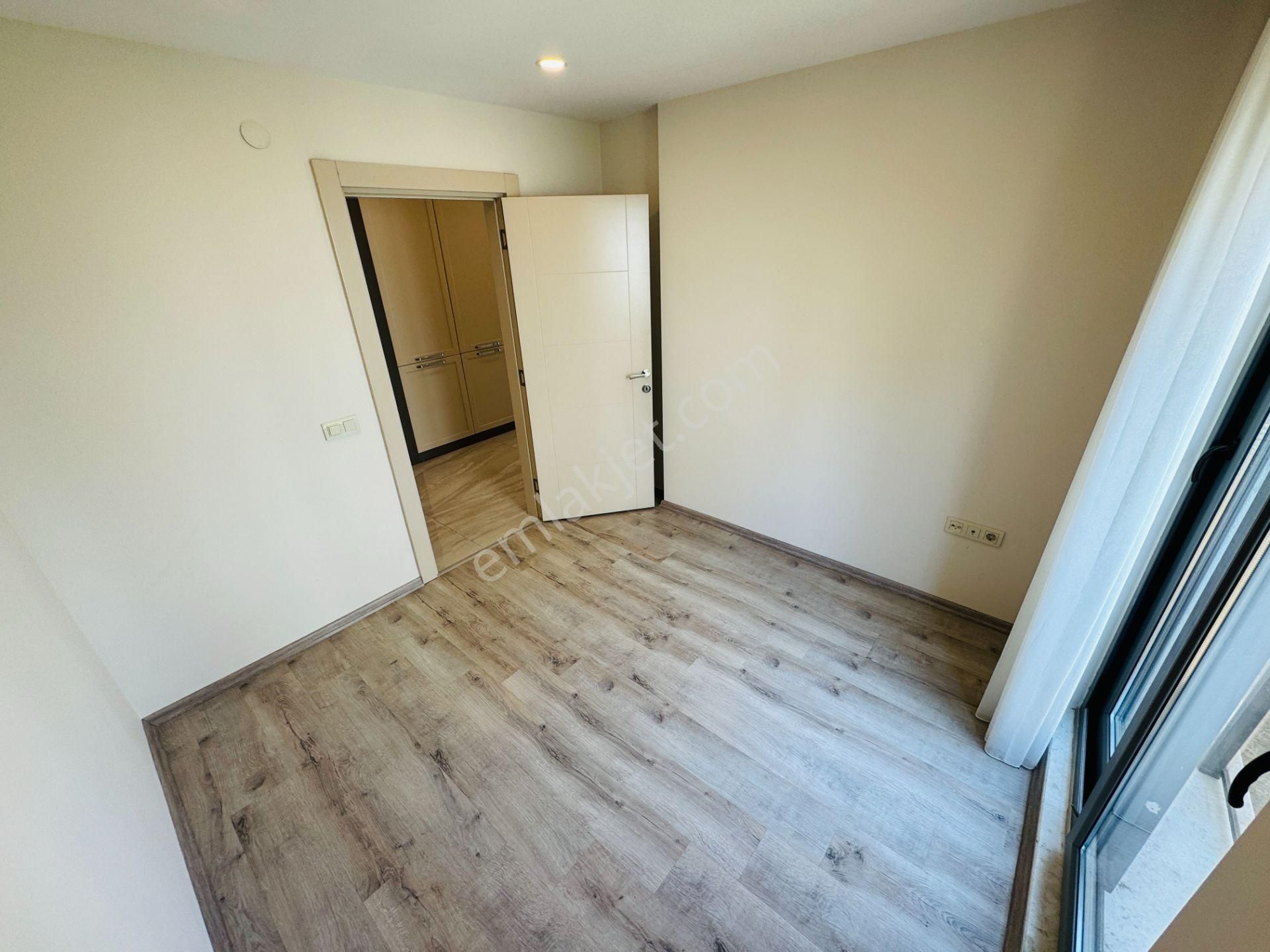 Meydankavağında Yerden Isıtmalı Arakat Lüks 2+1 Daire - Görsel 16