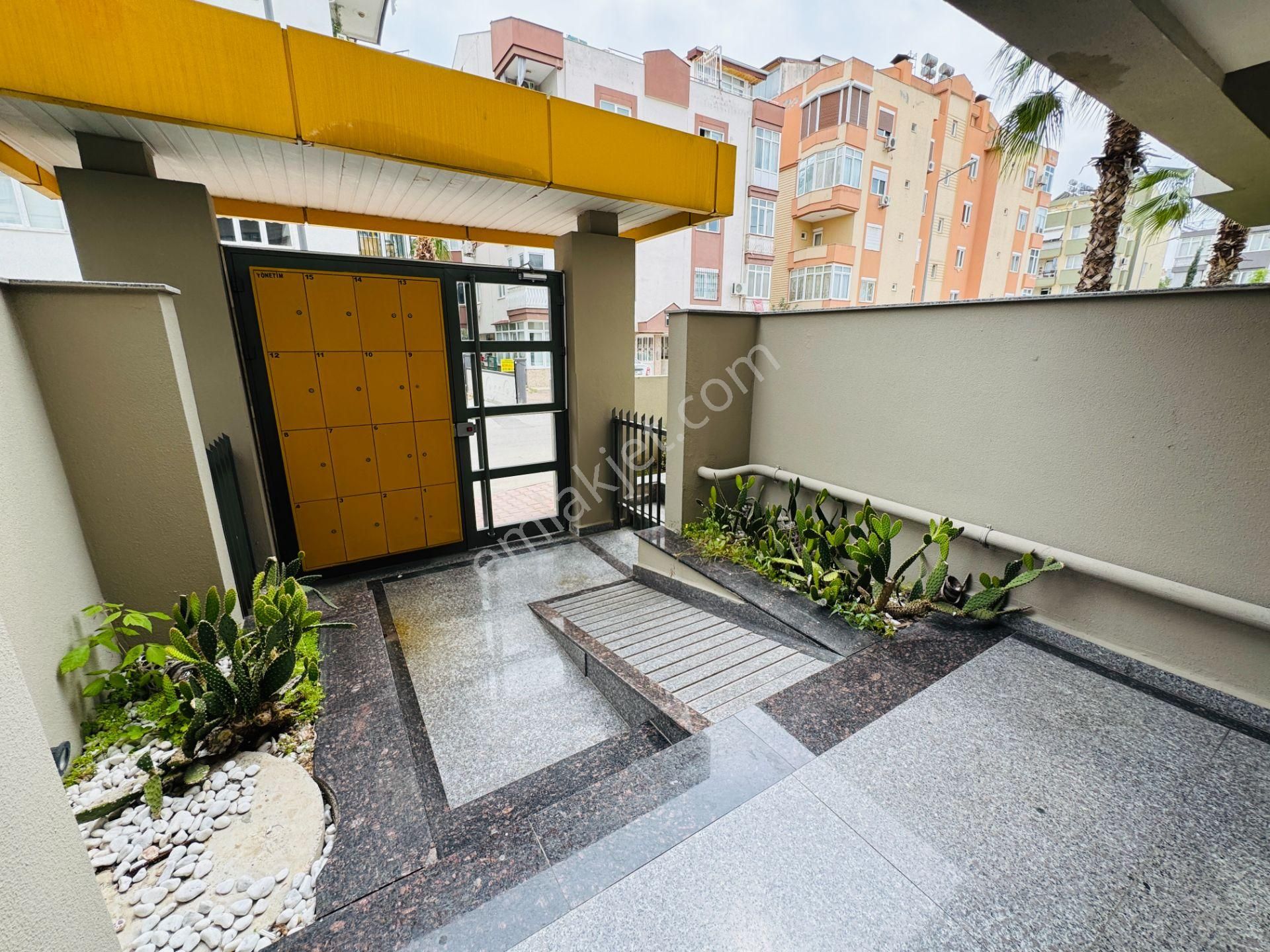 Meydankavağında Yerden Isıtmalı Arakat Lüks 2+1 Daire - Görsel 24