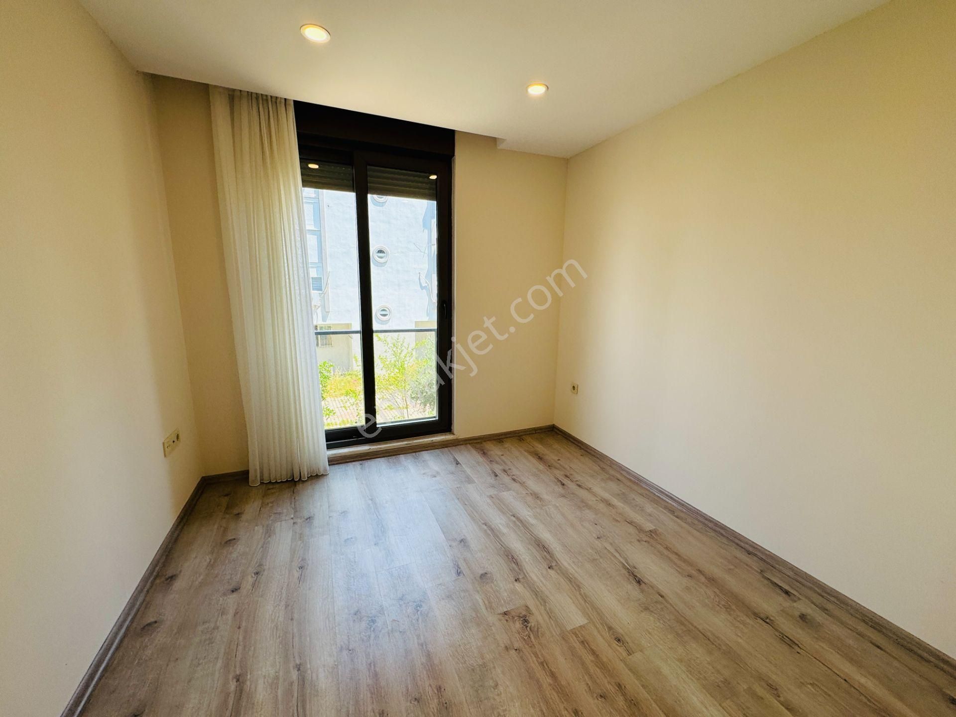 Meydankavağında Yerden Isıtmalı Arakat Lüks 2+1 Daire - Görsel 14