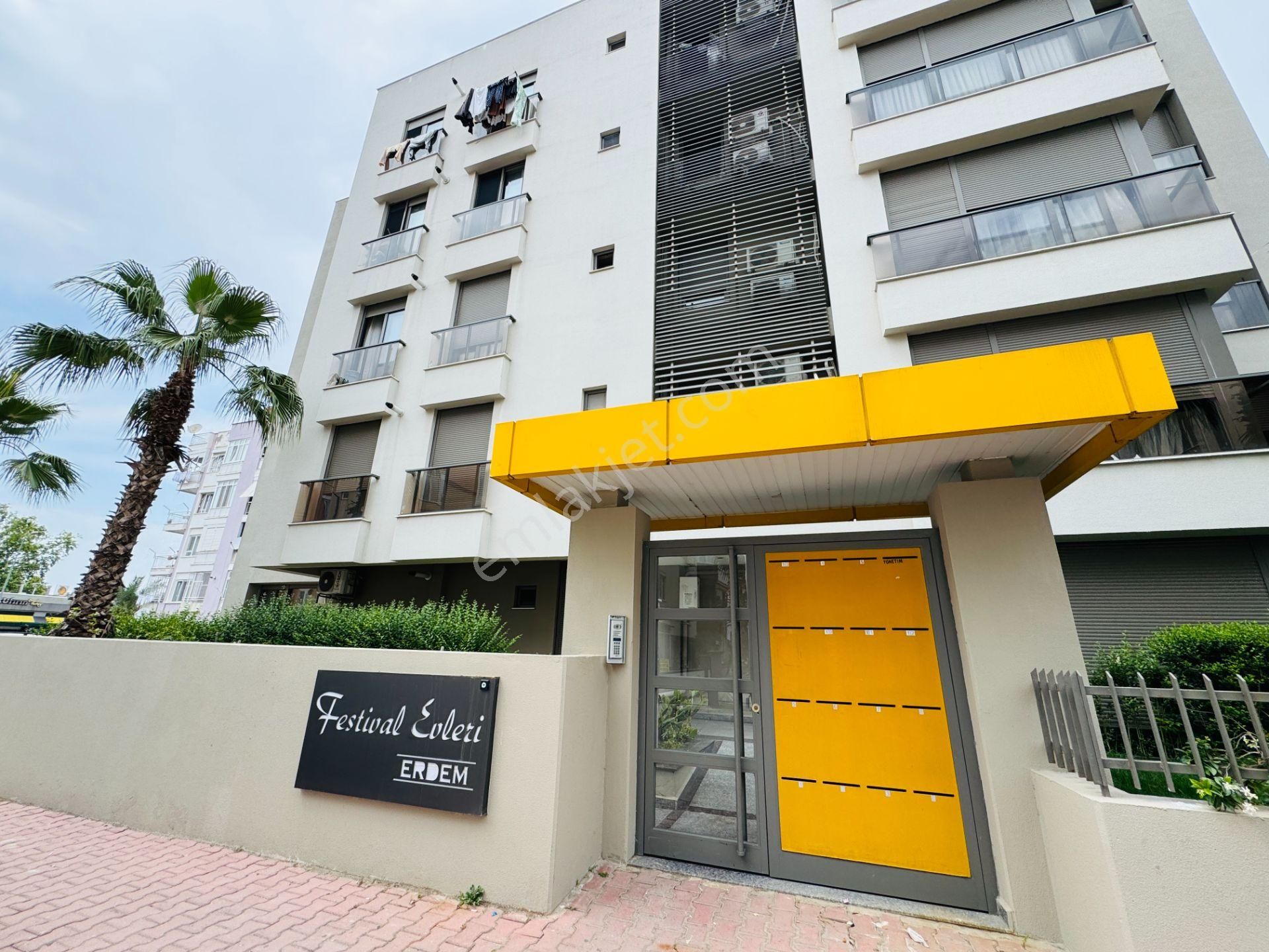 Meydankavağında Yerden Isıtmalı Arakat Lüks 2+1 Daire