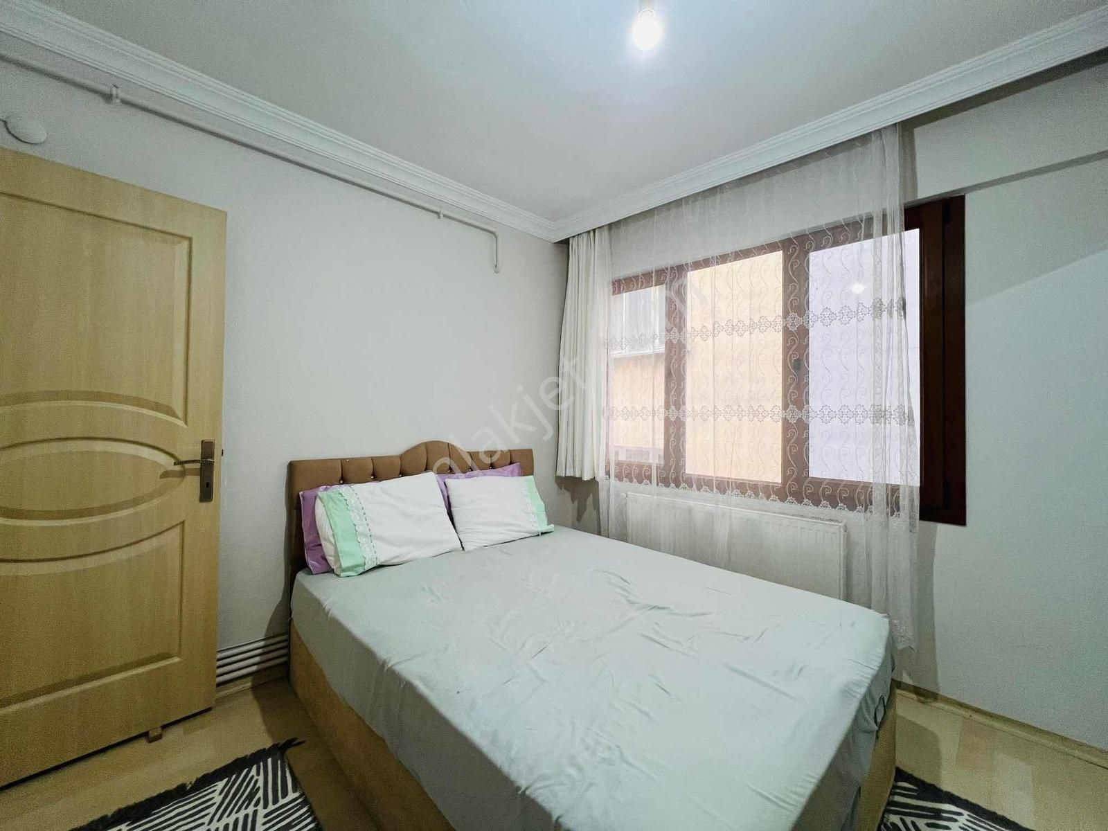 Türker Emlak 2+1 90 M2 Ara Kat Merkezde Ptt Yanı - Görsel 3