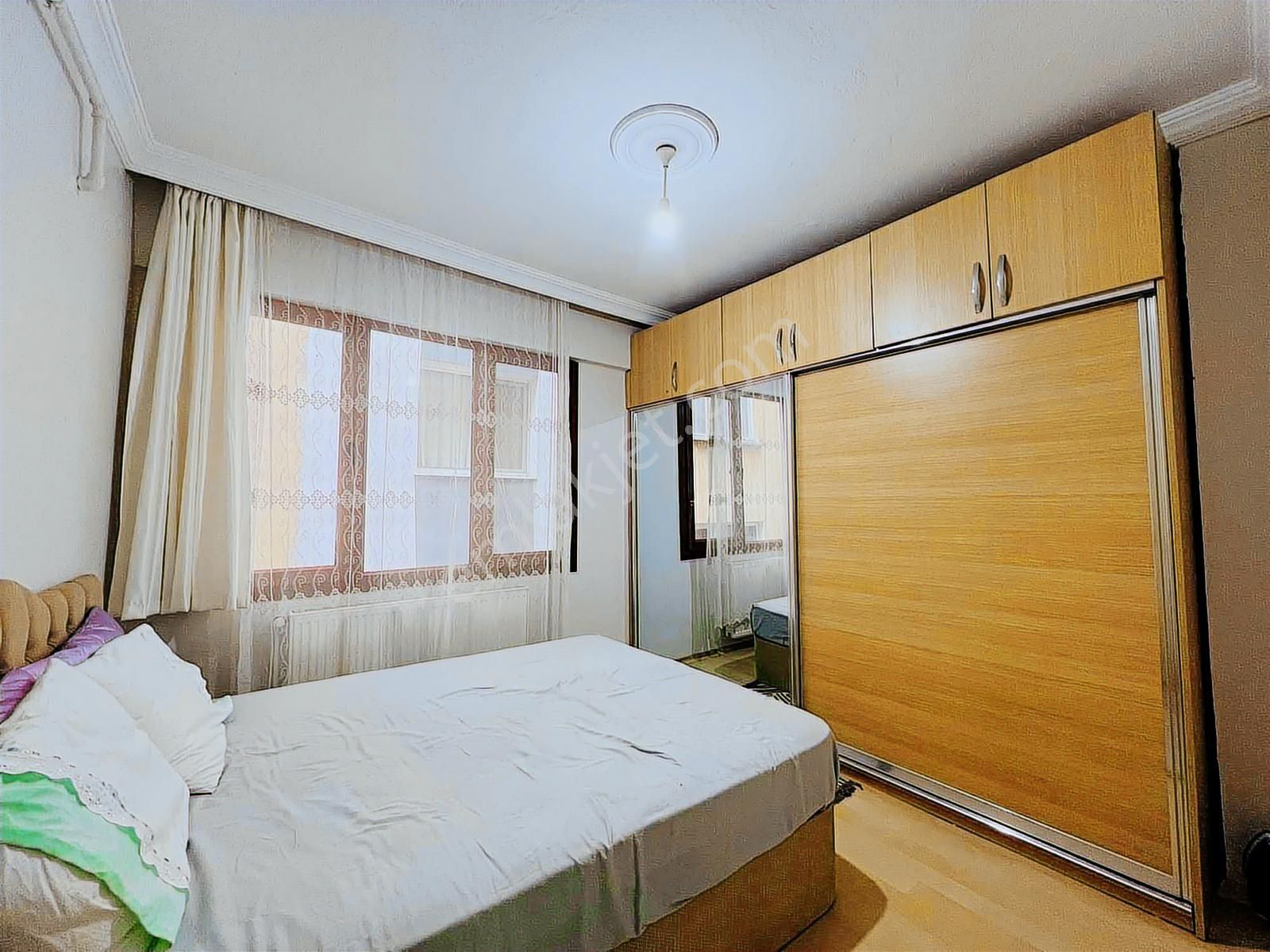 Türker Emlak 2+1 90 M2 Ara Kat Merkezde Ptt Yanı - Görsel 9