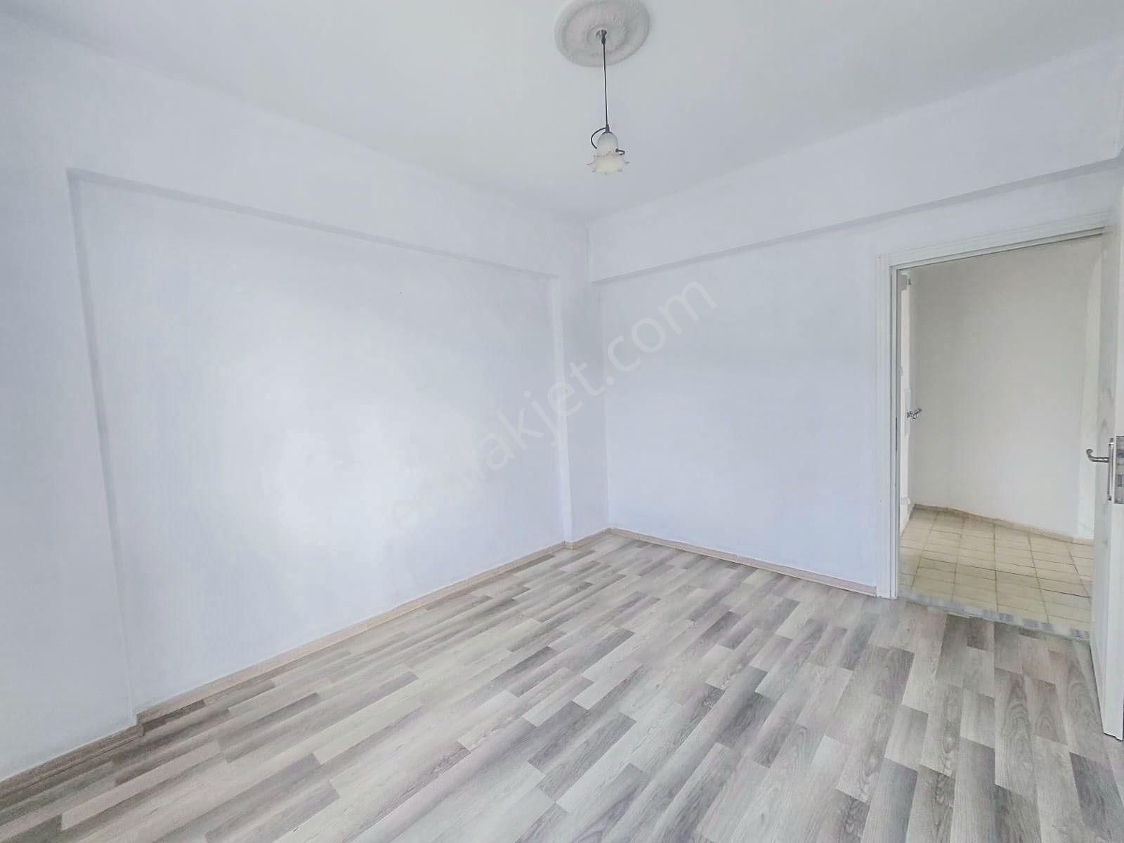 Cumhuriyet Mahallesi 2+1 Ayri Mutfak Denize Yakin Satılık Daire - Görsel 4