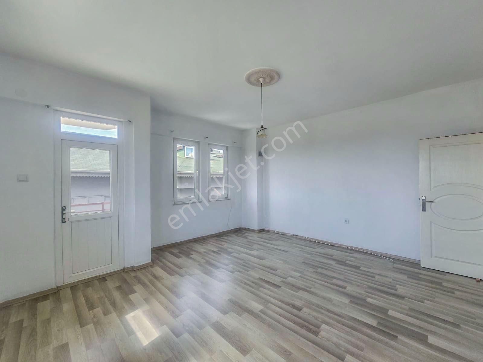 Cumhuriyet Mahallesi 2+1 Ayri Mutfak Denize Yakin Satılık Daire - Görsel 21