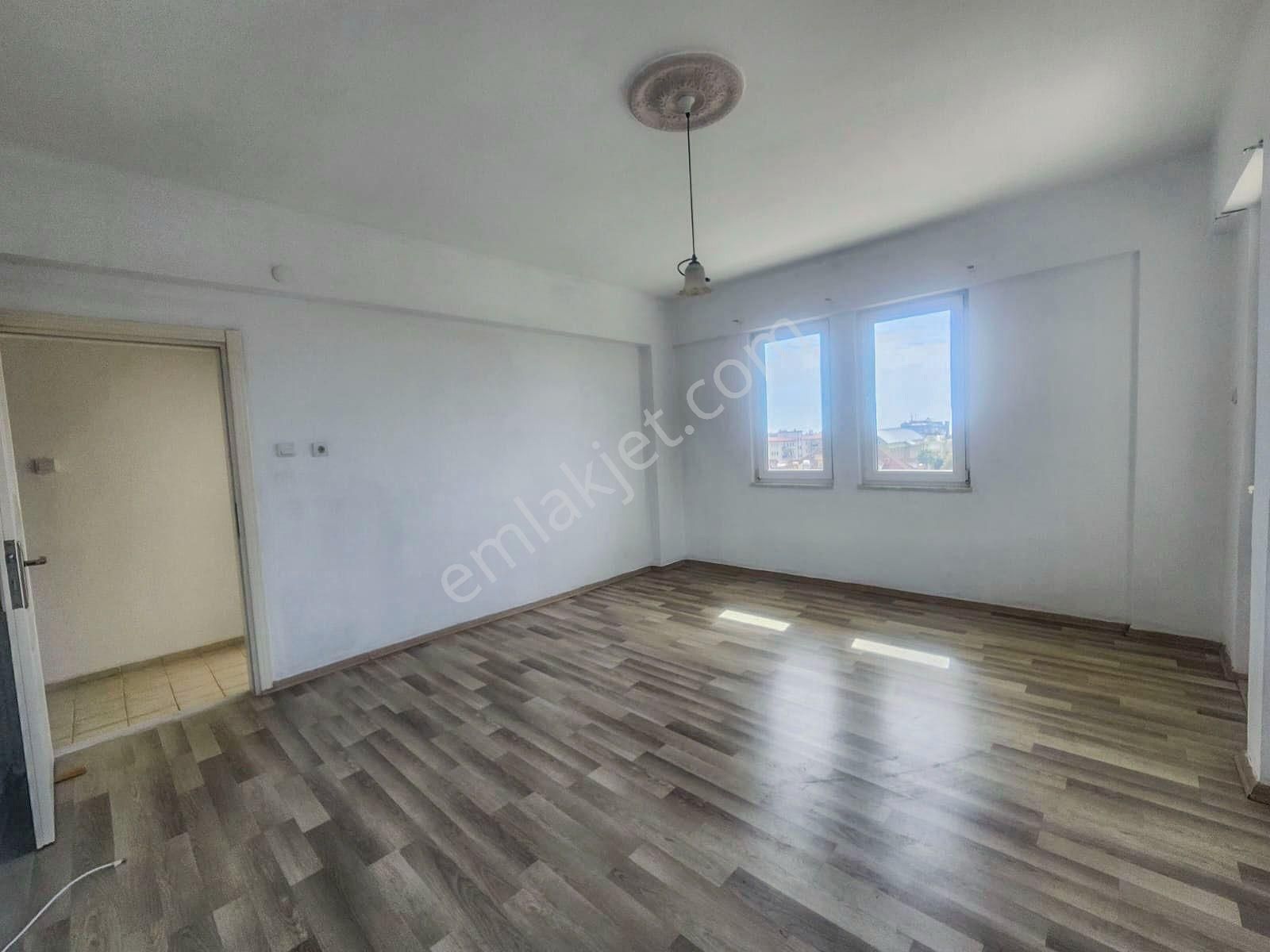 Cumhuriyet Mahallesi 2+1 Ayri Mutfak Denize Yakin Satılık Daire - Görsel 16